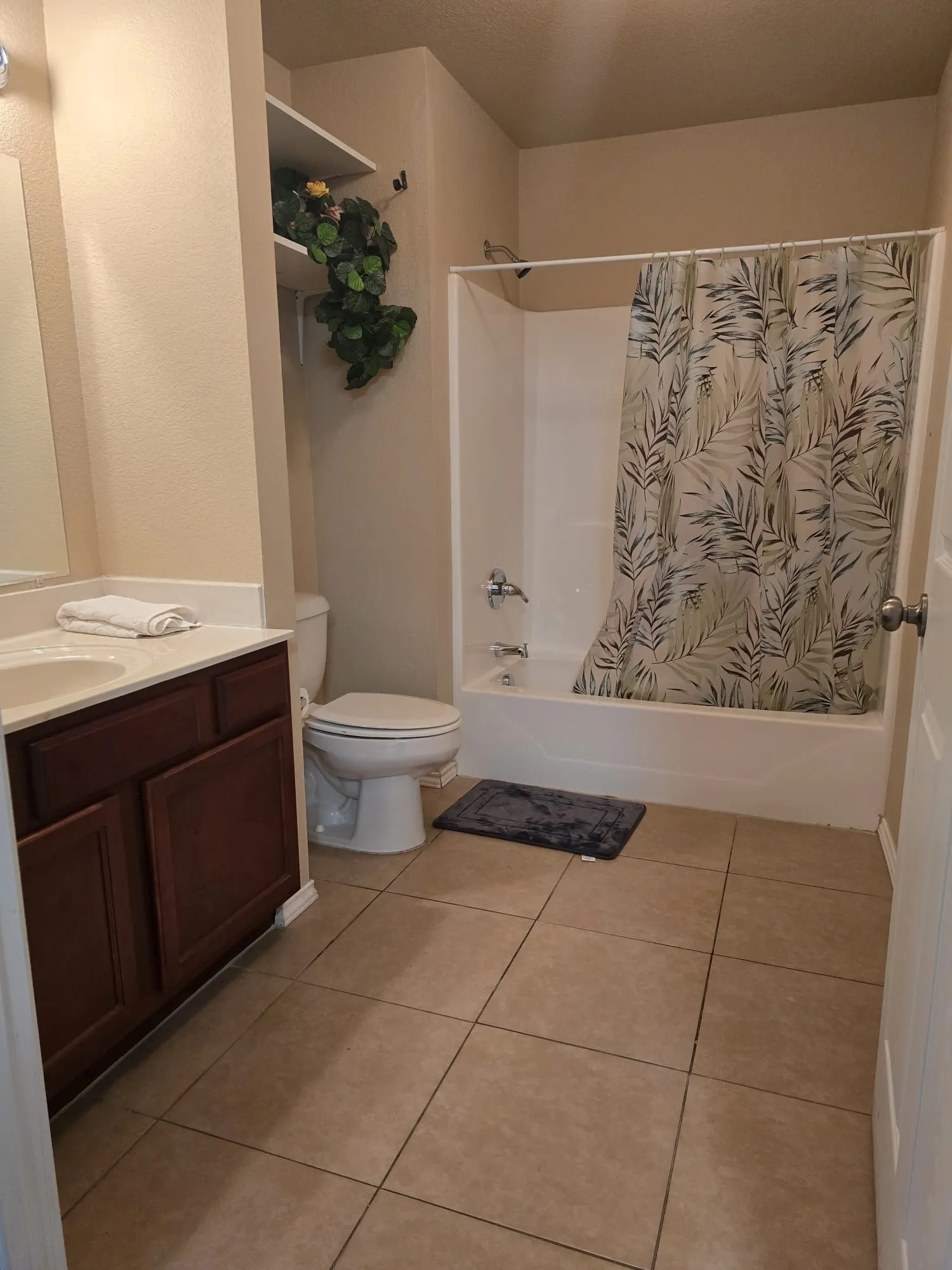 Apartment For Rent in Tarrant County , 654 Saint Louis Avenue 204, Fort Worth, Texas 76104, 1 Bedroom, 1 Bathroom, Garage spaces, 800 Sqft, built in 2009, Preowned, Price $1,300, mls#21197830, Real Estate Agent in Fort Worth, Homes For Rent in Tarrant county, Homes For Rent in Fort Worth, Realtor in Fort Worth Texas, Real Estate Brokerage Independent Realty Texas, Luminita Cordes Realtor