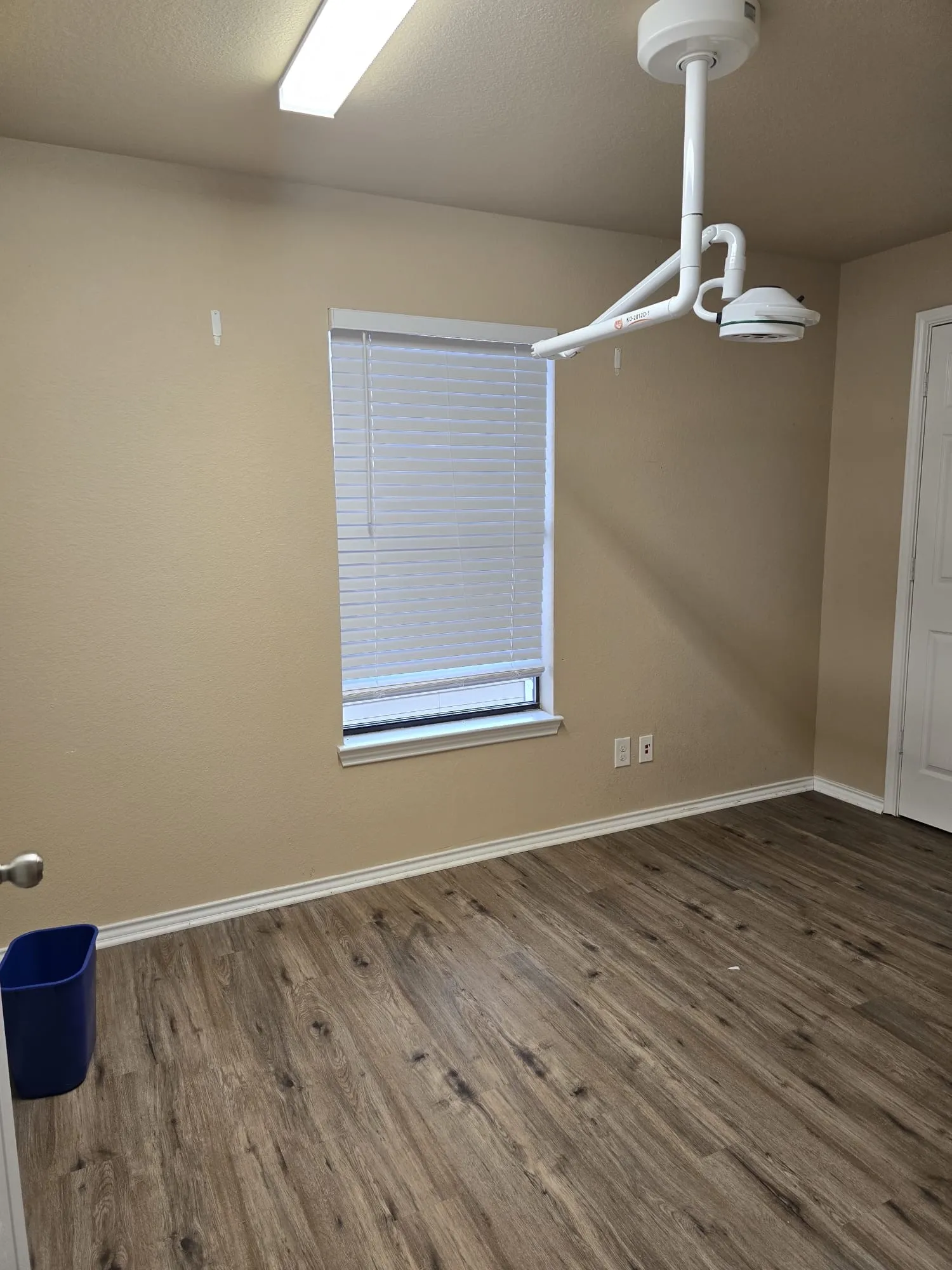 Apartment For Rent in Tarrant County , 654 Saint Louis Avenue 204, Fort Worth, Texas 76104, 1 Bedroom, 1 Bathroom, Garage spaces, 800 Sqft, built in 2009, Preowned, Price $1,300, mls#21197830, Real Estate Agent in Fort Worth, Homes For Rent in Tarrant county, Homes For Rent in Fort Worth, Realtor in Fort Worth Texas, Real Estate Brokerage Independent Realty Texas, Luminita Cordes Realtor