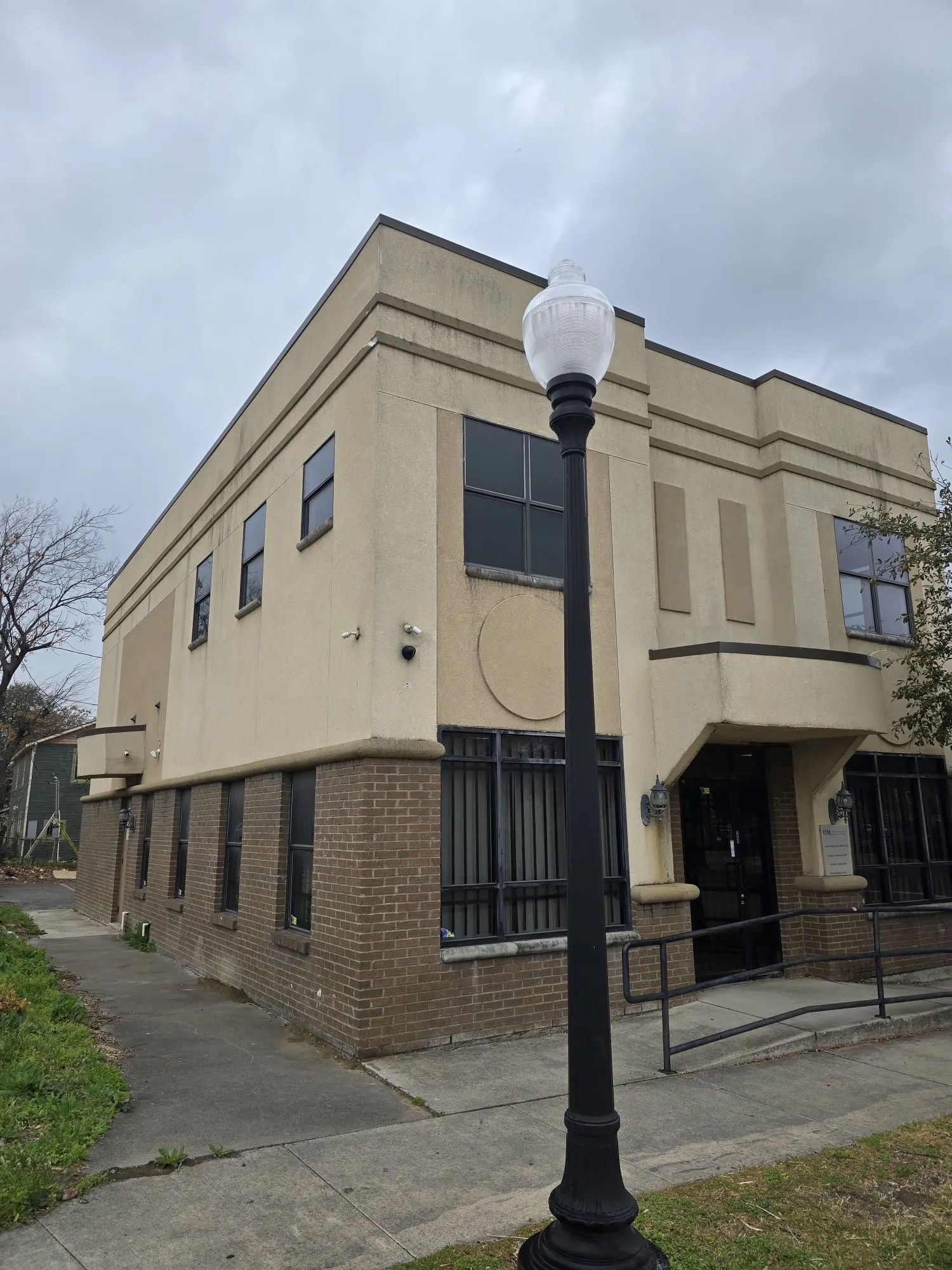 Apartment For Rent in Tarrant County , 654 Saint Louis Avenue 204, Fort Worth, Texas 76104, 1 Bedroom, 1 Bathroom, Garage spaces, 800 Sqft, built in 2009, Preowned, Price $1,300, mls#21197830, Real Estate Agent in Fort Worth, Homes For Rent in Tarrant county, Homes For Rent in Fort Worth, Realtor in Fort Worth Texas, Real Estate Brokerage Independent Realty Texas, Luminita Cordes Realtor