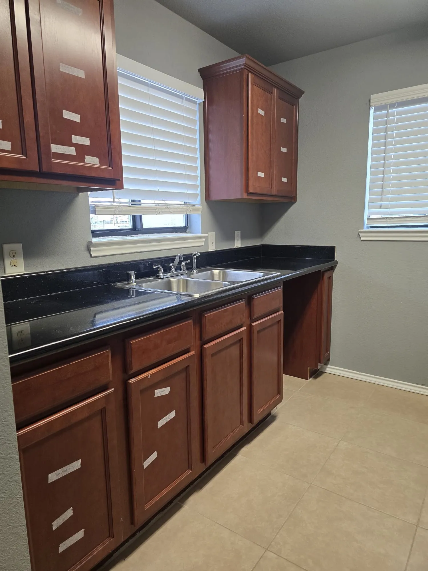 Apartment For Rent in Tarrant County , 654 Saint Louis Avenue 204, Fort Worth, Texas 76104, 1 Bedroom, 1 Bathroom, Garage spaces, 800 Sqft, built in 2009, Preowned, Price $1,300, mls#21197830, Real Estate Agent in Fort Worth, Homes For Rent in Tarrant county, Homes For Rent in Fort Worth, Realtor in Fort Worth Texas, Real Estate Brokerage Independent Realty Texas, Luminita Cordes Realtor