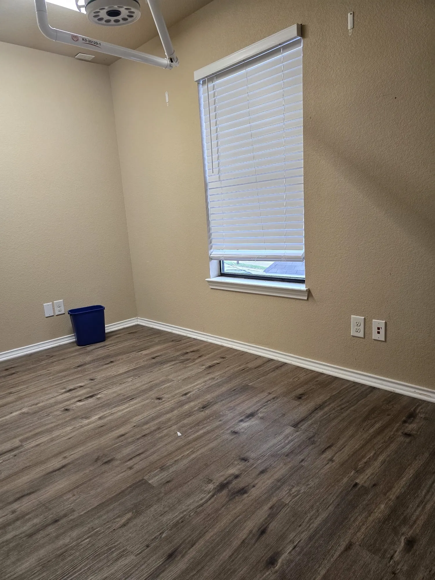 Apartment For Rent in Tarrant County , 654 Saint Louis Avenue 204, Fort Worth, Texas 76104, 1 Bedroom, 1 Bathroom, Garage spaces, 800 Sqft, built in 2009, Preowned, Price $1,300, mls#21197830, Real Estate Agent in Fort Worth, Homes For Rent in Tarrant county, Homes For Rent in Fort Worth, Realtor in Fort Worth Texas, Real Estate Brokerage Independent Realty Texas, Luminita Cordes Realtor