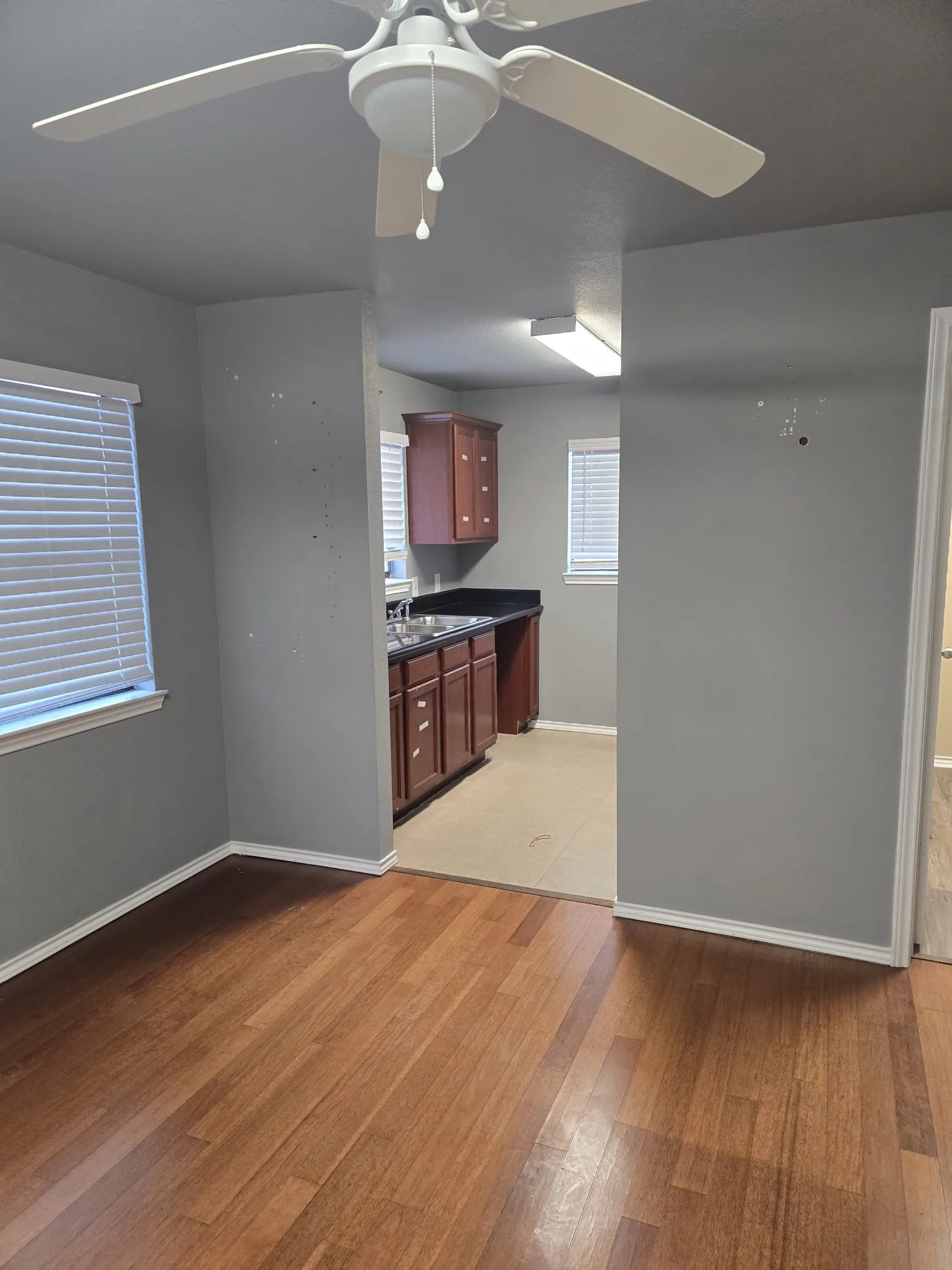 Apartment For Rent in Tarrant County , 654 Saint Louis Avenue 204, Fort Worth, Texas 76104, 1 Bedroom, 1 Bathroom, Garage spaces, 800 Sqft, built in 2009, Preowned, Price $1,300, mls#21197830, Real Estate Agent in Fort Worth, Homes For Rent in Tarrant county, Homes For Rent in Fort Worth, Realtor in Fort Worth Texas, Real Estate Brokerage Independent Realty Texas, Luminita Cordes Realtor