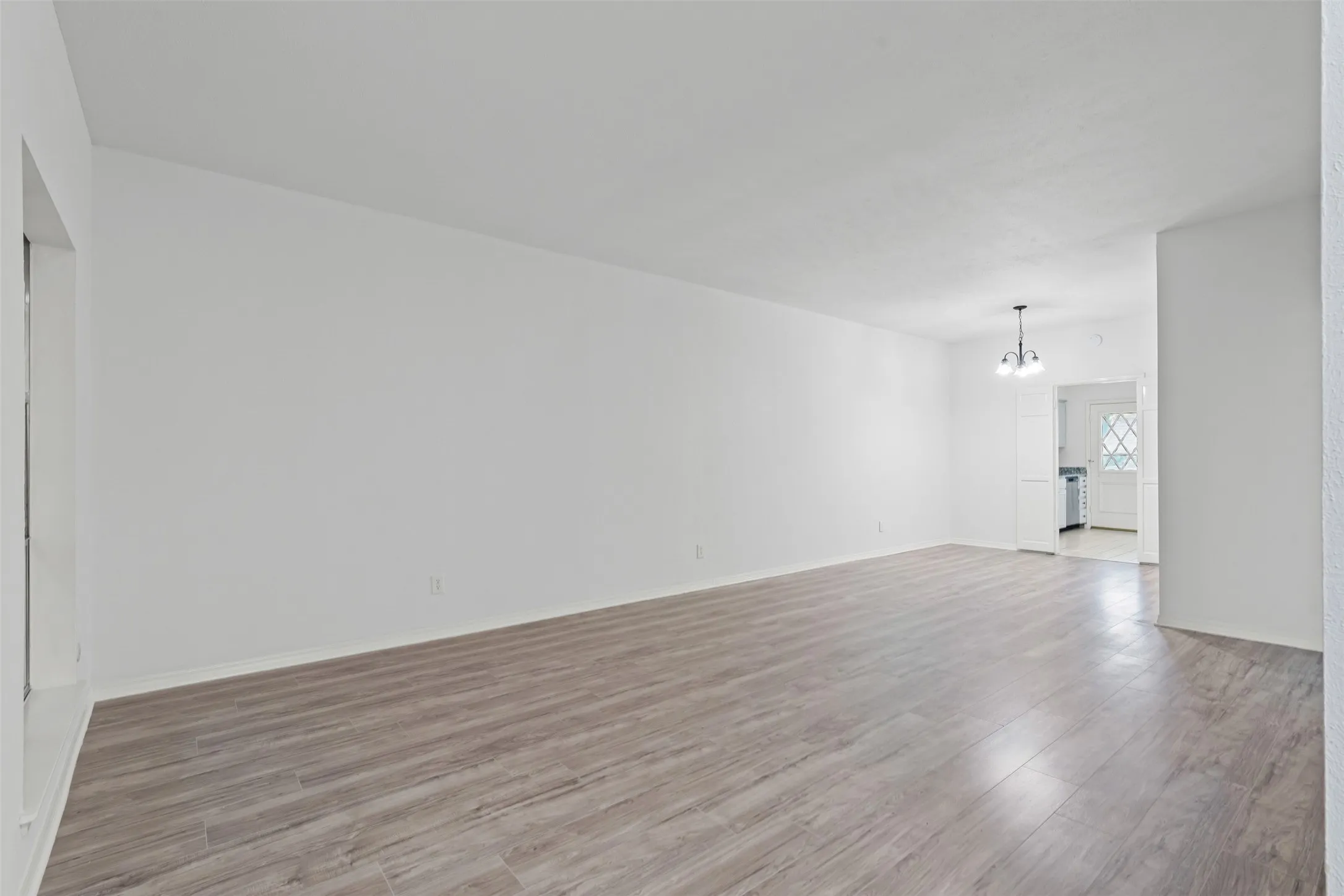 Photo of living area used for the virtually staged photo.