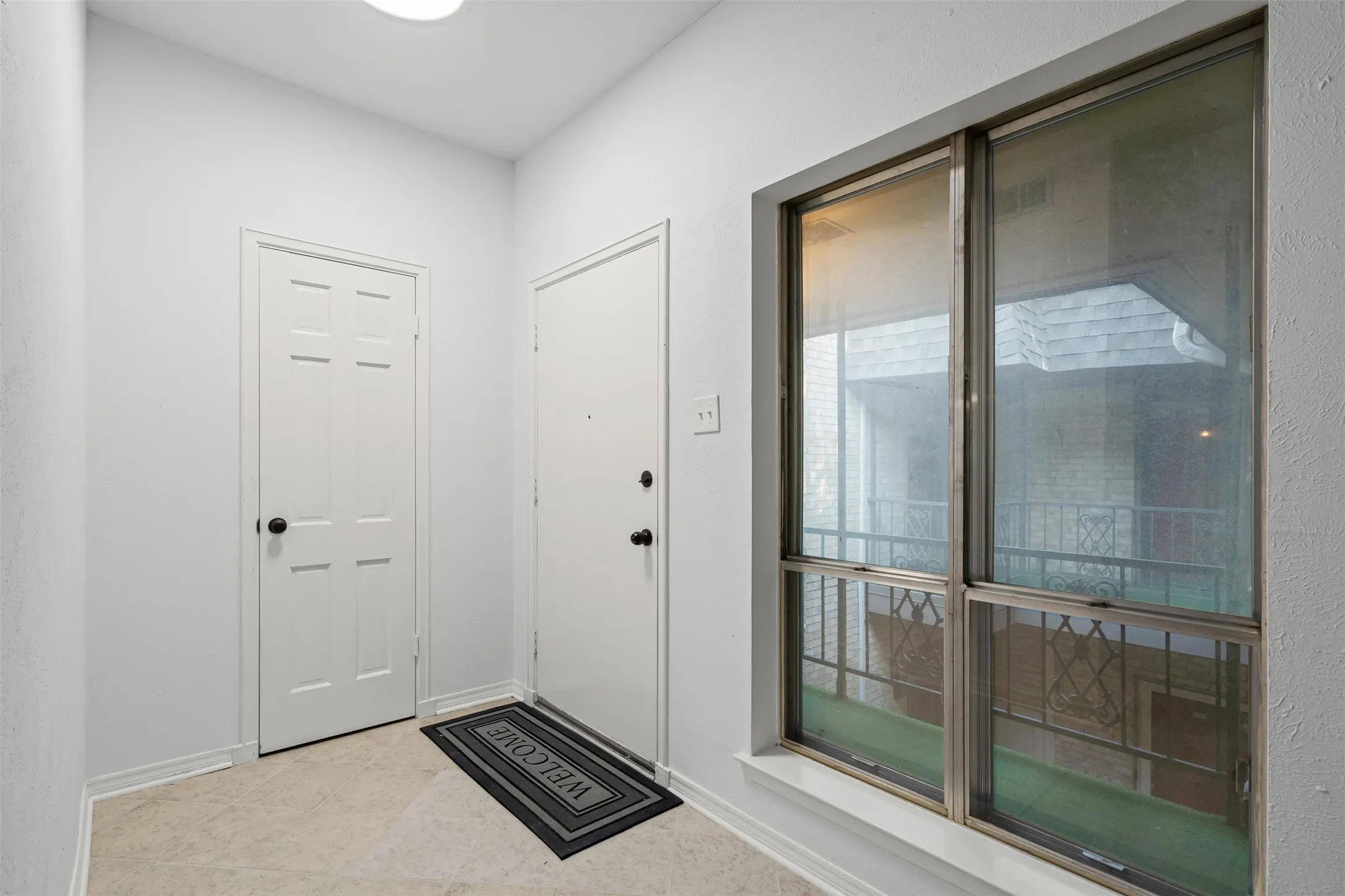 Tiled entry way.