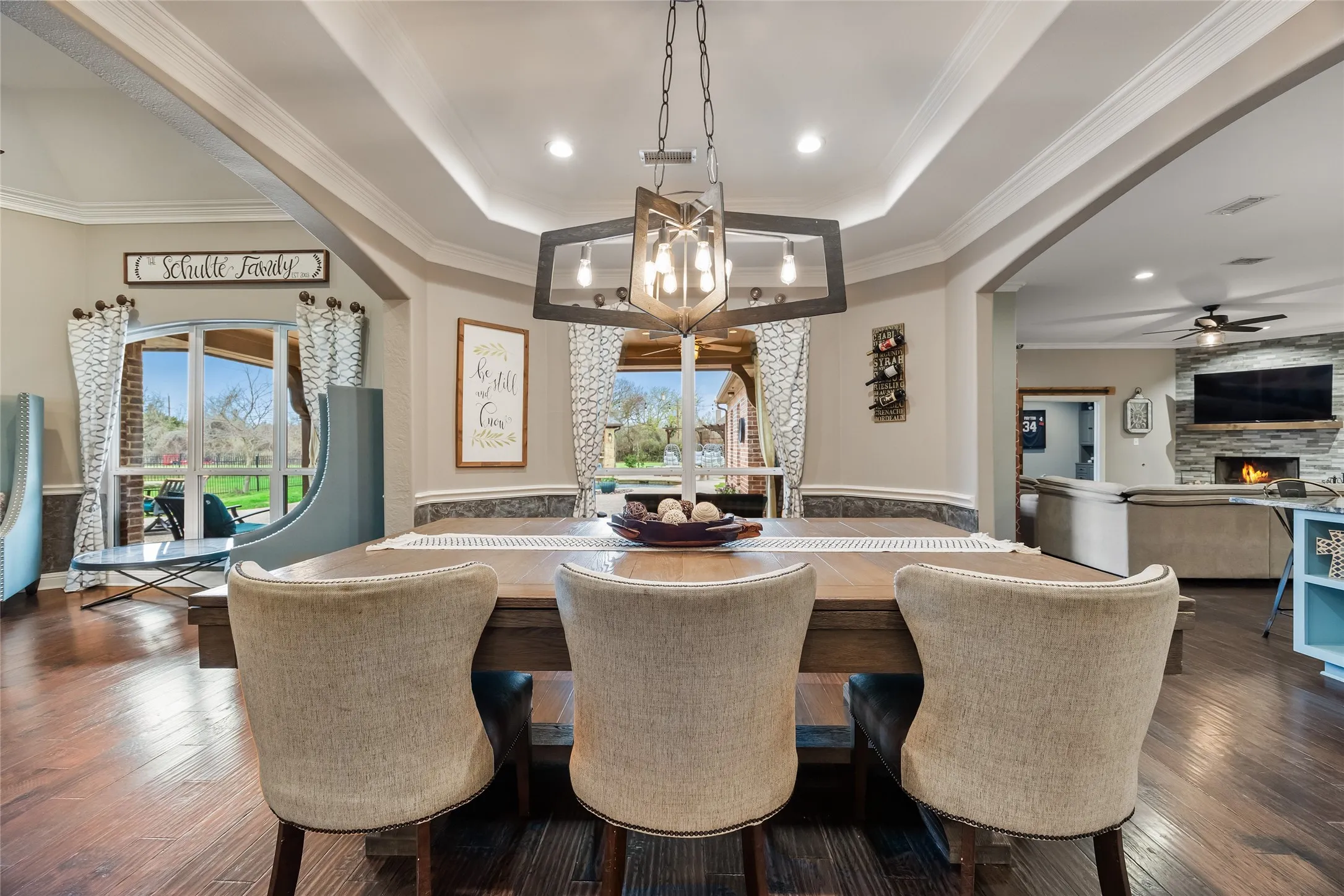 Single Family Residence For Sale in Rockwall County , 228 Crystal Court, Heath, Texas 75032, 4 Bedrooms, 3 Bathrooms, 3 Garage spaces, 3,947 Sqft, built in 2005, Preowned, Price $1,040,000, mls#21180269, Real Estate Agent in Heath, Homes For Sale in Rockwall county, Homes For Sale in Heath, Realtor in Heath Texas, Real Estate Brokerage Independent Realty Texas, Luminita Cordes Realtor