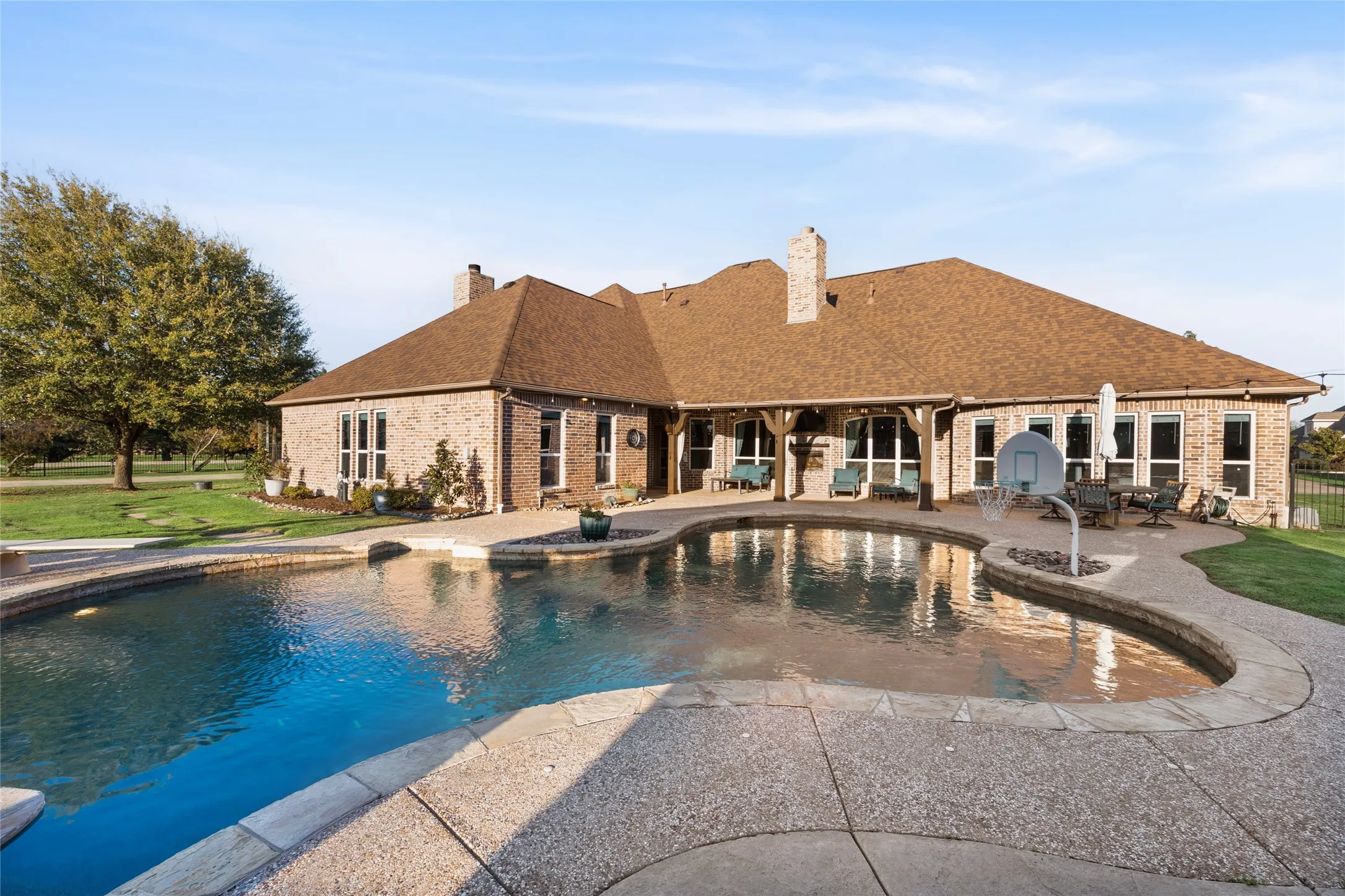 Single Family Residence For Sale in Rockwall County , 228 Crystal Court, Heath, Texas 75032, 4 Bedrooms, 3 Bathrooms, 3 Garage spaces, 3,947 Sqft, built in 2005, Preowned, Price $1,040,000, mls#21180269, Real Estate Agent in Heath, Homes For Sale in Rockwall county, Homes For Sale in Heath, Realtor in Heath Texas, Real Estate Brokerage Independent Realty Texas, Luminita Cordes Realtor