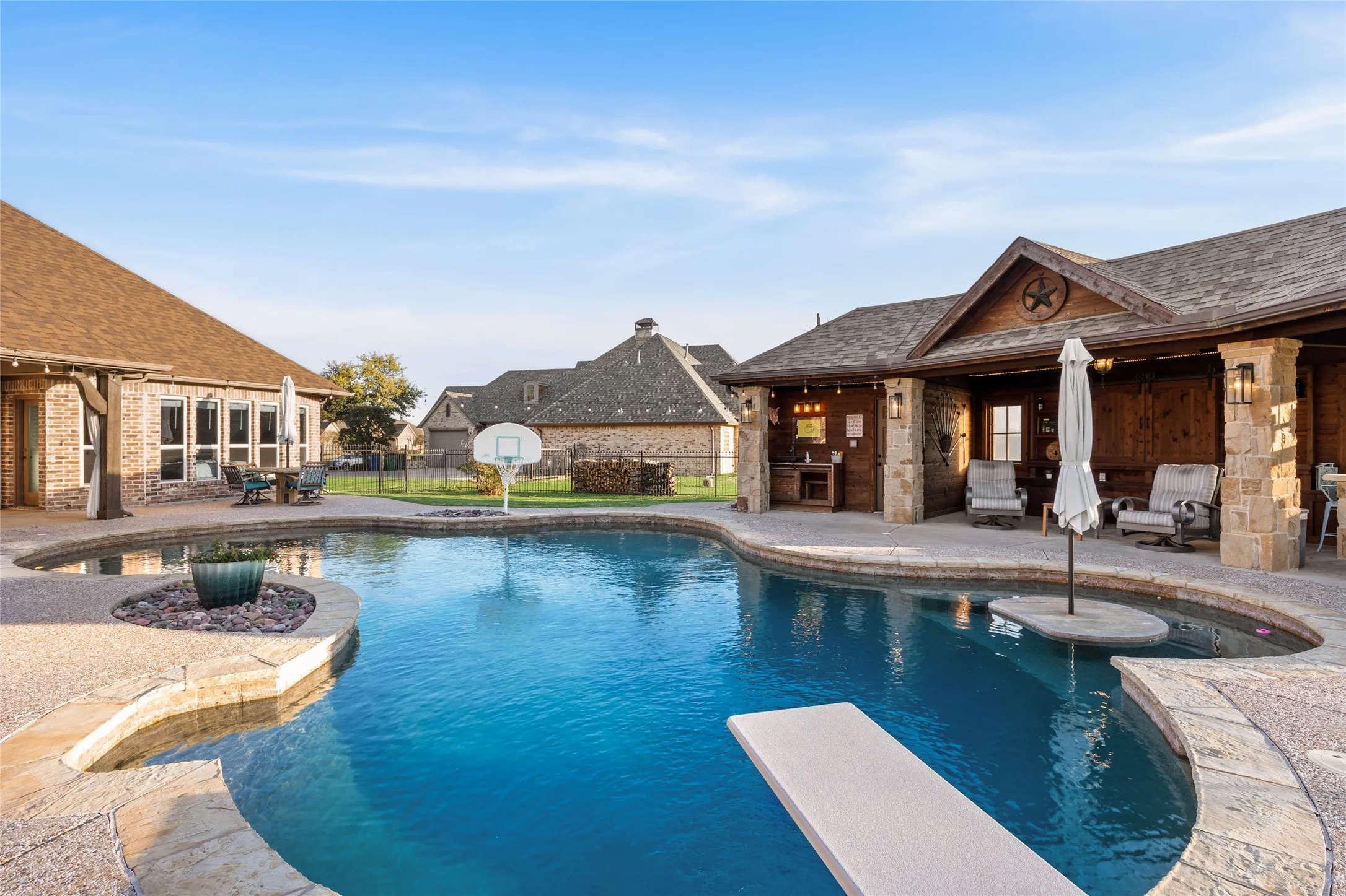 Single Family Residence For Sale in Rockwall County , 228 Crystal Court, Heath, Texas 75032, 4 Bedrooms, 3 Bathrooms, 3 Garage spaces, 3,947 Sqft, built in 2005, Preowned, Price $1,040,000, mls#21180269, Real Estate Agent in Heath, Homes For Sale in Rockwall county, Homes For Sale in Heath, Realtor in Heath Texas, Real Estate Brokerage Independent Realty Texas, Luminita Cordes Realtor