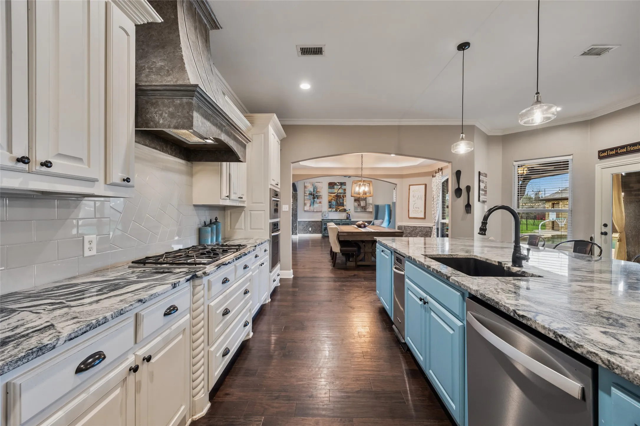 Single Family Residence For Sale in Rockwall County , 228 Crystal Court, Heath, Texas 75032, 4 Bedrooms, 3 Bathrooms, 3 Garage spaces, 3,947 Sqft, built in 2005, Preowned, Price $1,040,000, mls#21180269, Real Estate Agent in Heath, Homes For Sale in Rockwall county, Homes For Sale in Heath, Realtor in Heath Texas, Real Estate Brokerage Independent Realty Texas, Luminita Cordes Realtor