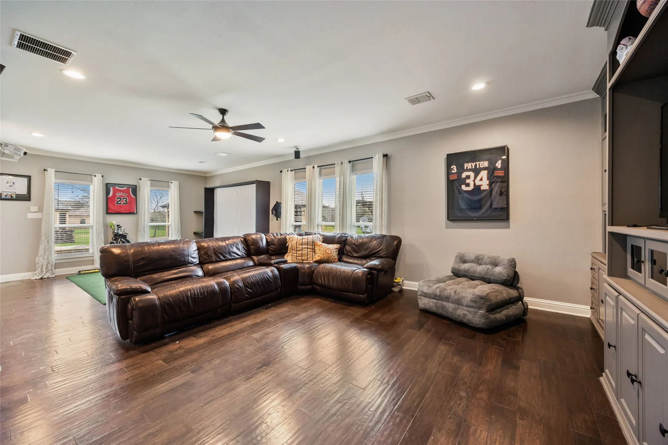 Single Family Residence For Sale in Rockwall County , 228 Crystal Court, Heath, Texas 75032, 4 Bedrooms, 3 Bathrooms, 3 Garage spaces, 3,947 Sqft, built in 2005, Preowned, Price $1,040,000, mls#21180269, Real Estate Agent in Heath, Homes For Sale in Rockwall county, Homes For Sale in Heath, Realtor in Heath Texas, Real Estate Brokerage Independent Realty Texas, Luminita Cordes Realtor