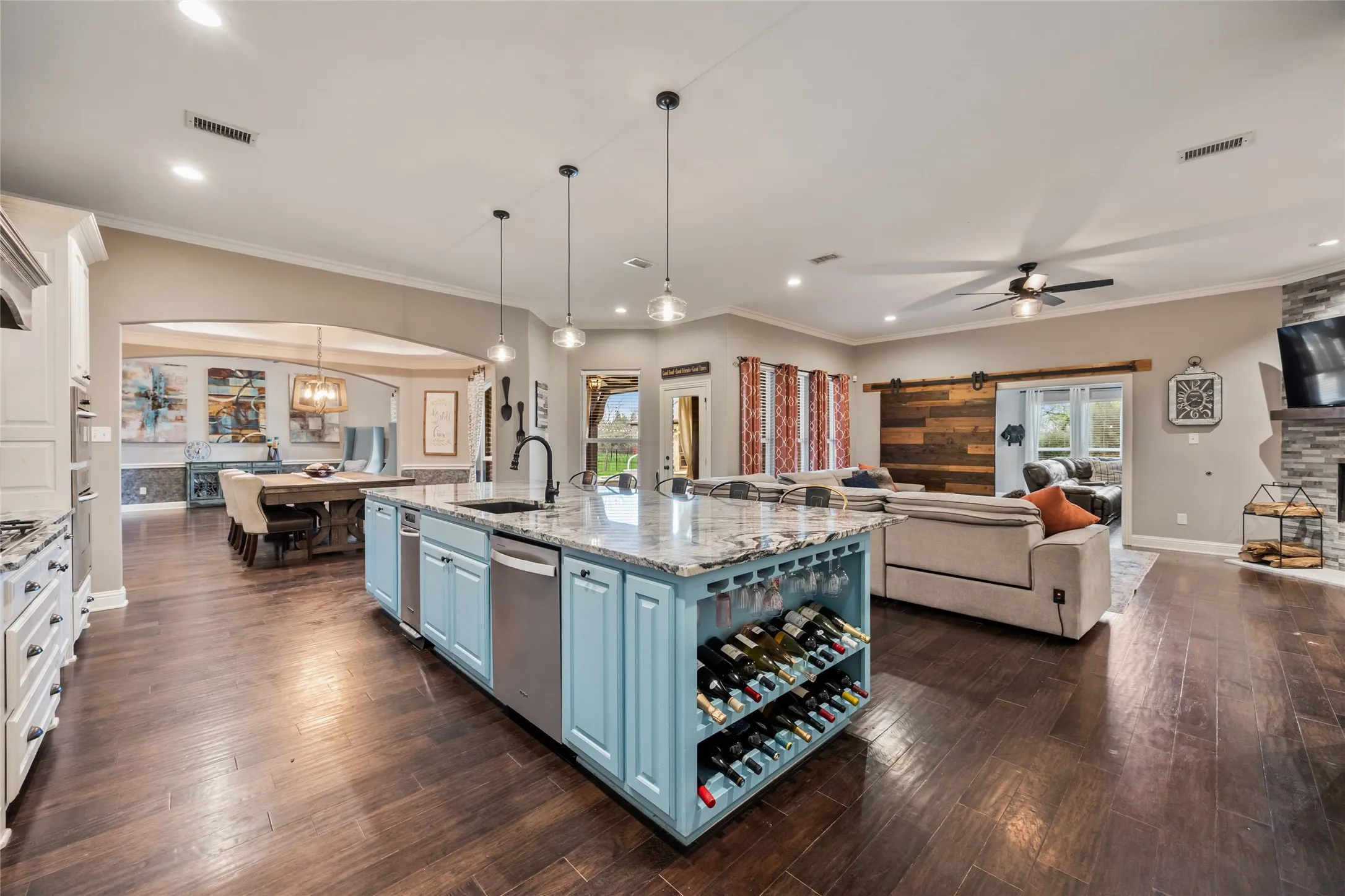 Single Family Residence For Sale in Rockwall County , 228 Crystal Court, Heath, Texas 75032, 4 Bedrooms, 3 Bathrooms, 3 Garage spaces, 3,947 Sqft, built in 2005, Preowned, Price $1,040,000, mls#21180269, Real Estate Agent in Heath, Homes For Sale in Rockwall county, Homes For Sale in Heath, Realtor in Heath Texas, Real Estate Brokerage Independent Realty Texas, Luminita Cordes Realtor