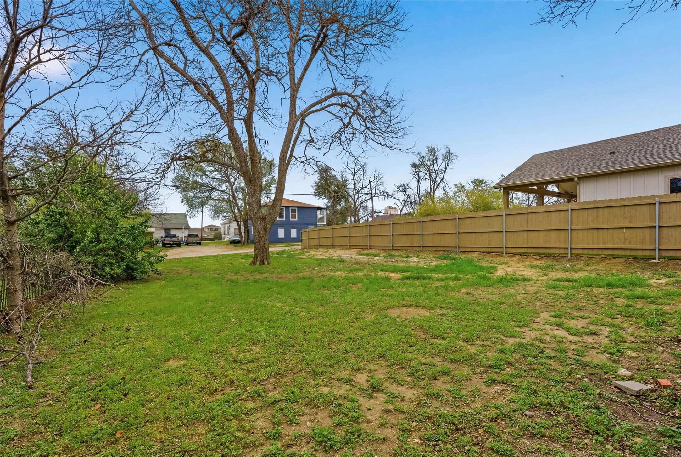 Single Family Residence For Sale in Mc Lennan County , 603 N 10th Street, Waco, Texas 76701, 2 Bedroom, 2 Bathroom, Garage spaces, 1,072 Sqft, built in 1935, mls#21197775, Real Estate Agent in Waco, Homes For Sale in Mc Lennan county, Homes For Sale in Waco, Realtor in Waco Texas, Real Estate Brokerage Independent Realty Texas, Luminita Cordes Realtor