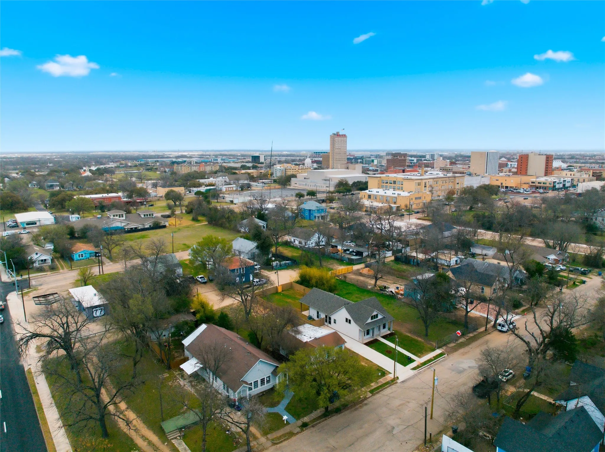 Single Family Residence For Sale in Mc Lennan County , 603 N 10th Street, Waco, Texas 76701, 2 Bedroom, 2 Bathroom, Garage spaces, 1,072 Sqft, built in 1935, mls#21197775, Real Estate Agent in Waco, Homes For Sale in Mc Lennan county, Homes For Sale in Waco, Realtor in Waco Texas, Real Estate Brokerage Independent Realty Texas, Luminita Cordes Realtor