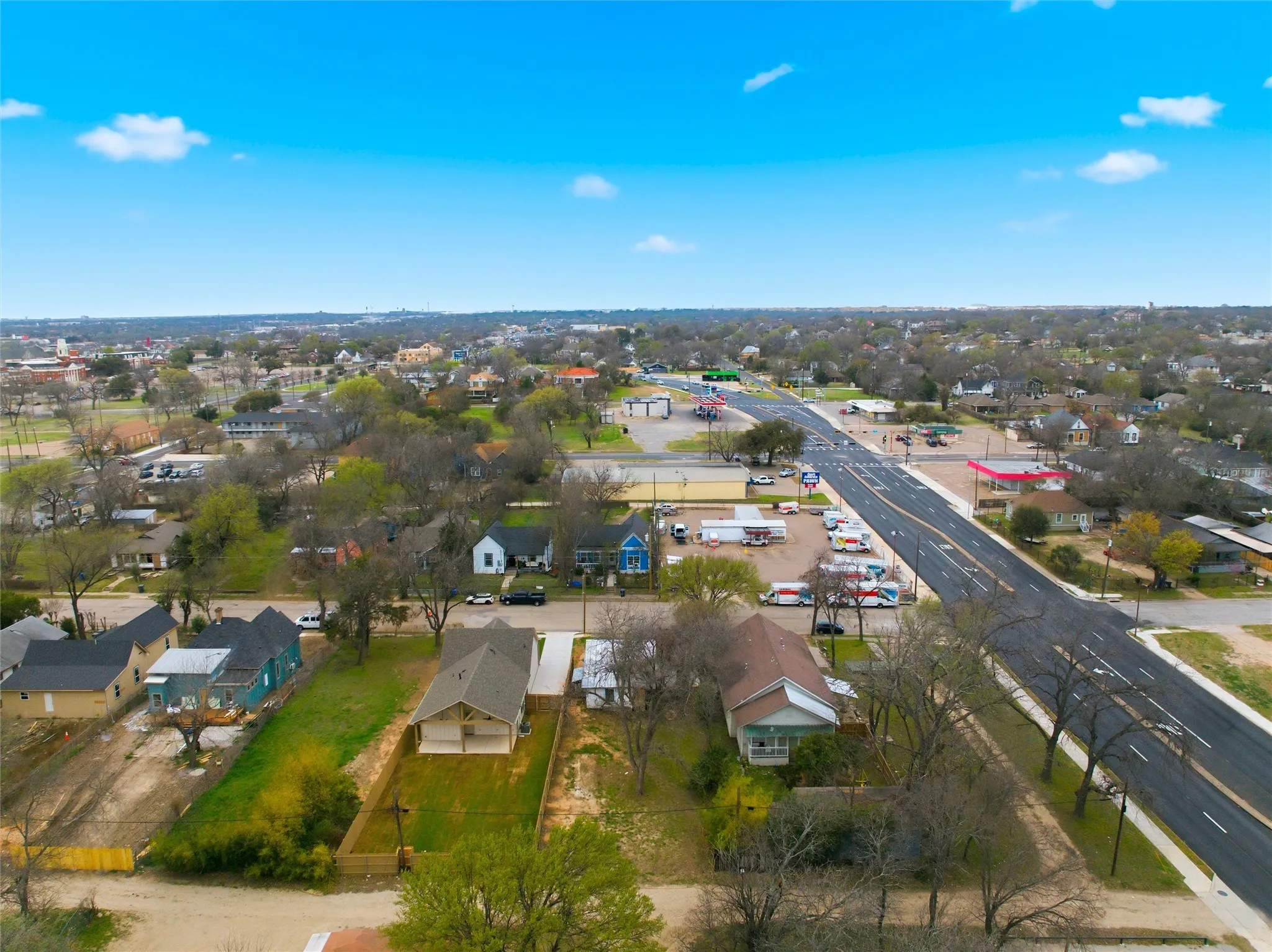 Single Family Residence For Sale in Mc Lennan County , 603 N 10th Street, Waco, Texas 76701, 2 Bedroom, 2 Bathroom, Garage spaces, 1,072 Sqft, built in 1935, mls#21197775, Real Estate Agent in Waco, Homes For Sale in Mc Lennan county, Homes For Sale in Waco, Realtor in Waco Texas, Real Estate Brokerage Independent Realty Texas, Luminita Cordes Realtor