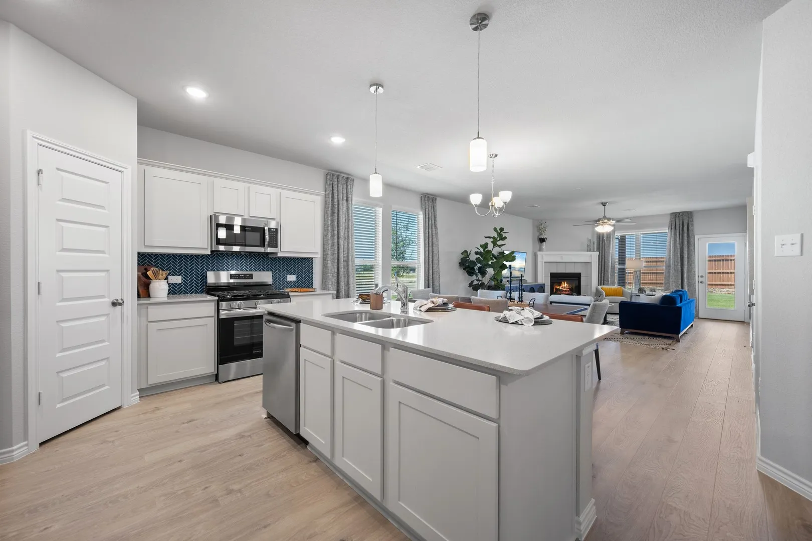 Single Family Residence For Sale in Johnson County , 1808 Apache Circle, Cleburne, Texas 76033, 3 Bedroom, 2 Bathroom, 2 Garage spaces, 1,832 Sqft, built in 2024, New Construction - Complete, mls#21197924, Real Estate Agent in Cleburne, Homes For Sale in Johnson county, Homes For Sale in Cleburne, Realtor in Cleburne Texas, Real Estate Brokerage Independent Realty Texas, Luminita Cordes Realtor
