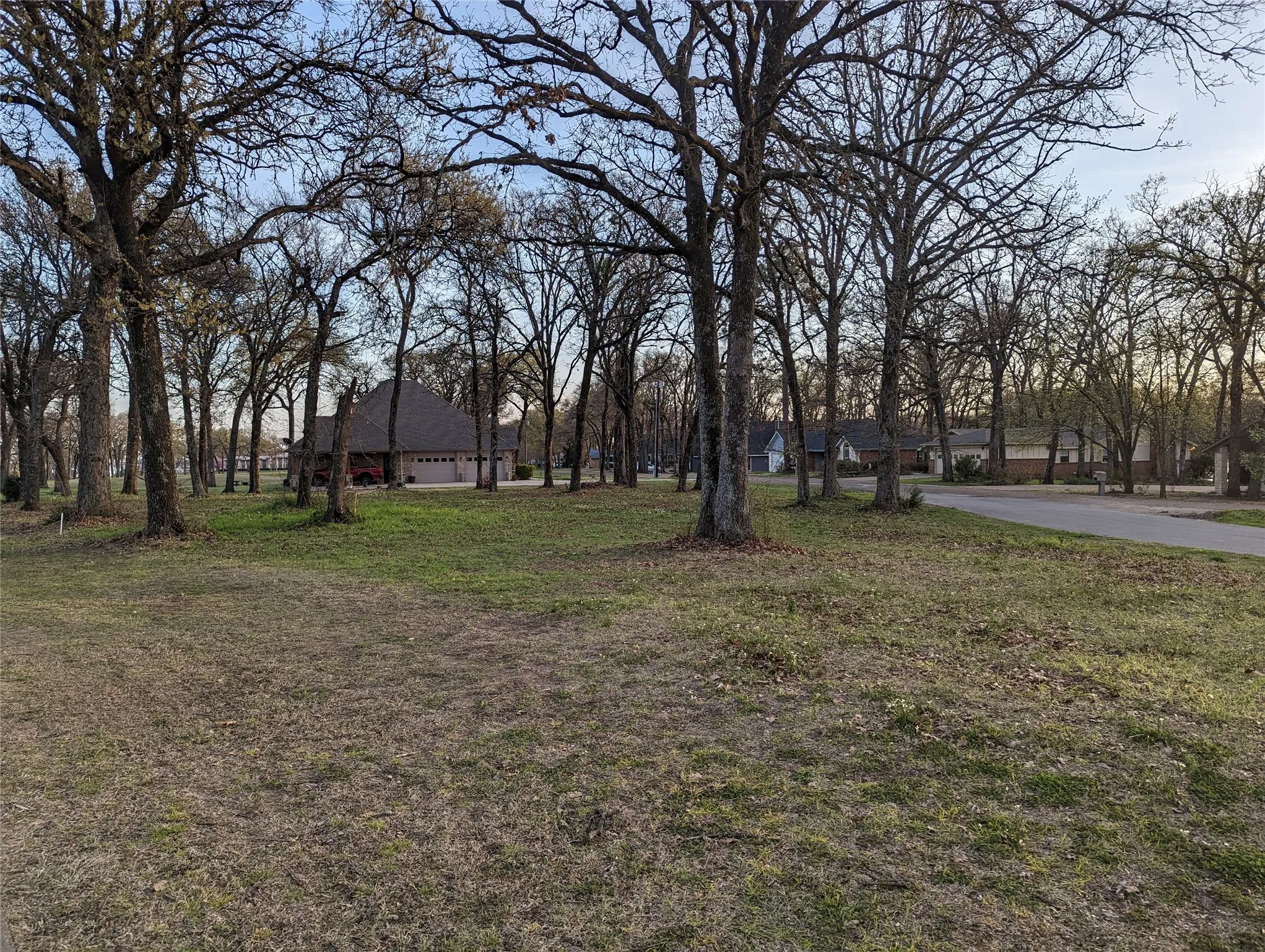 Unimproved Land For Sale in Kaufman County , 0 Briarwood Drive, Kemp, Texas 75143, 0, 0, Garage spaces, 0 Sqft, built in 0, mls#21198002, Real Estate Agent in Kemp, Homes For Sale in Kaufman county, Homes For Sale in Kemp, Realtor in Kemp Texas, Real Estate Brokerage Independent Realty Texas, Luminita Cordes Realtor