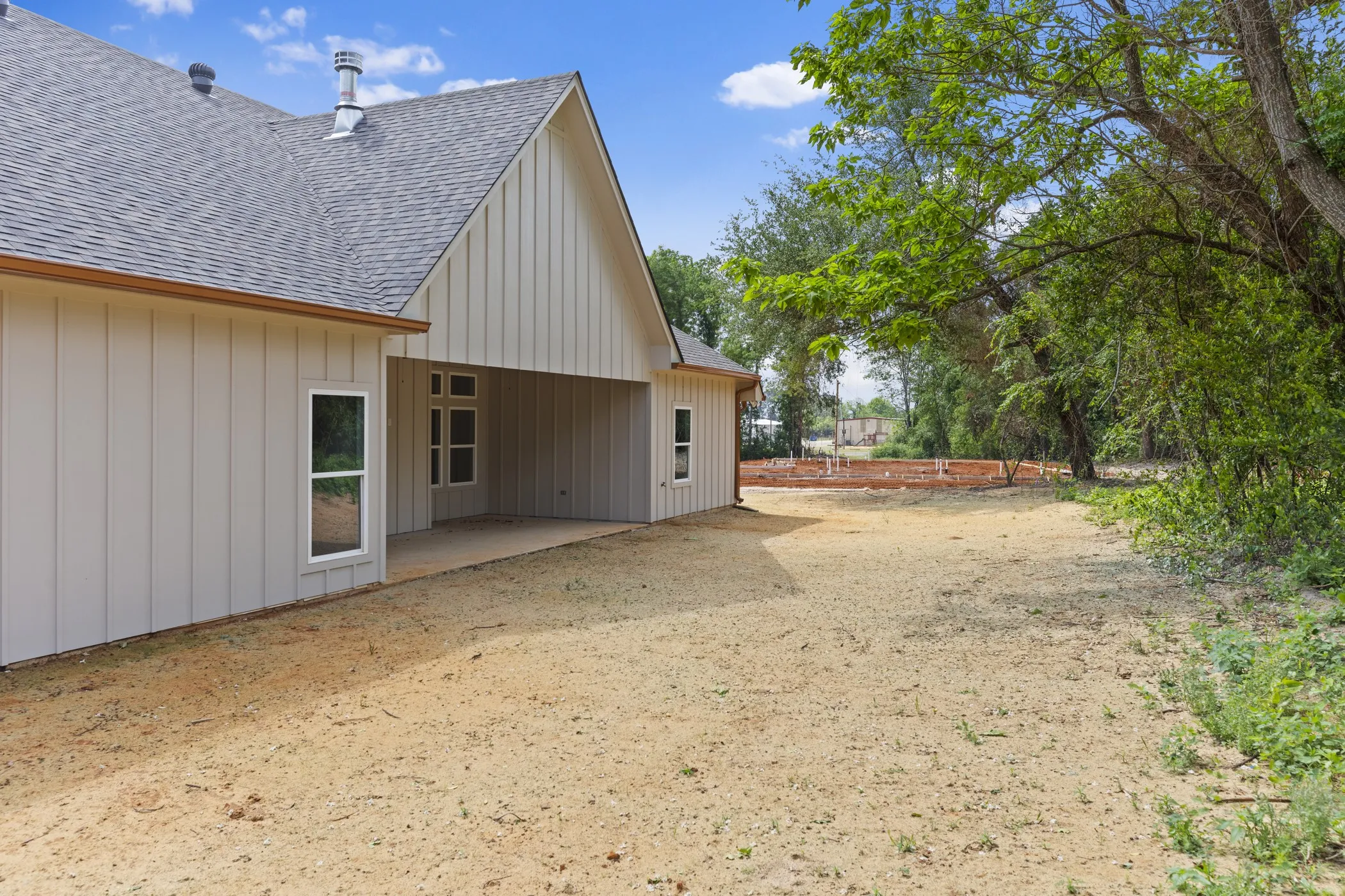 Single Family Residence For Sale in Smith County , 17300 Woodcrest Circle, Lindale, Texas 75771, 4 Bedroom, 4 Bathroom, 2 Garage spaces, 2,535 Sqft, built in 2026, New Construction - Complete, mls#21198028, Real Estate Agent in Lindale, Homes For Sale in Smith county, Homes For Sale in Lindale, Realtor in Lindale Texas, Real Estate Brokerage Independent Realty Texas, Luminita Cordes Realtor