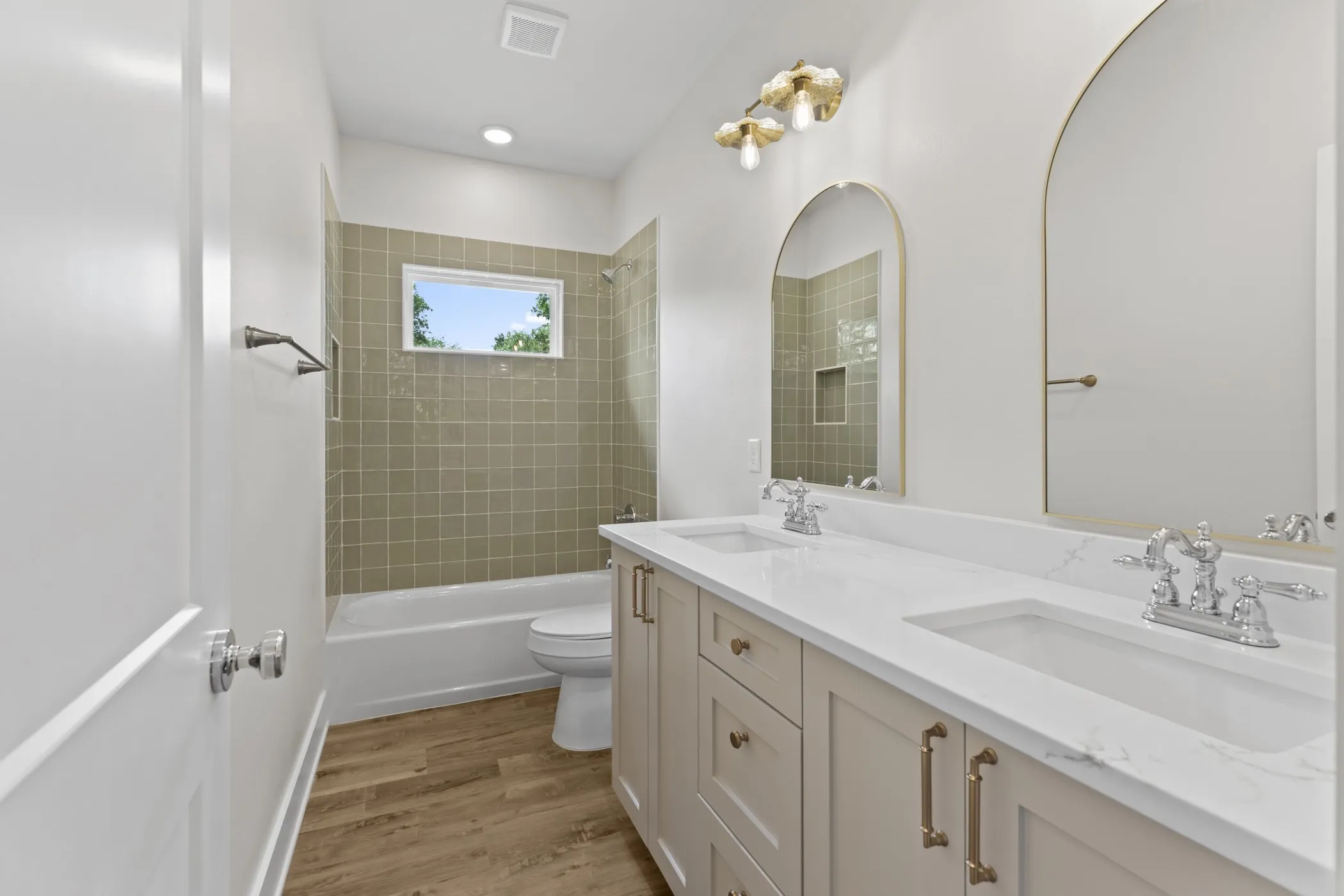 Single Family Residence For Sale in Smith County , 17300 Woodcrest Circle, Lindale, Texas 75771, 4 Bedroom, 4 Bathroom, 2 Garage spaces, 2,535 Sqft, built in 2026, New Construction - Complete, mls#21198028, Real Estate Agent in Lindale, Homes For Sale in Smith county, Homes For Sale in Lindale, Realtor in Lindale Texas, Real Estate Brokerage Independent Realty Texas, Luminita Cordes Realtor