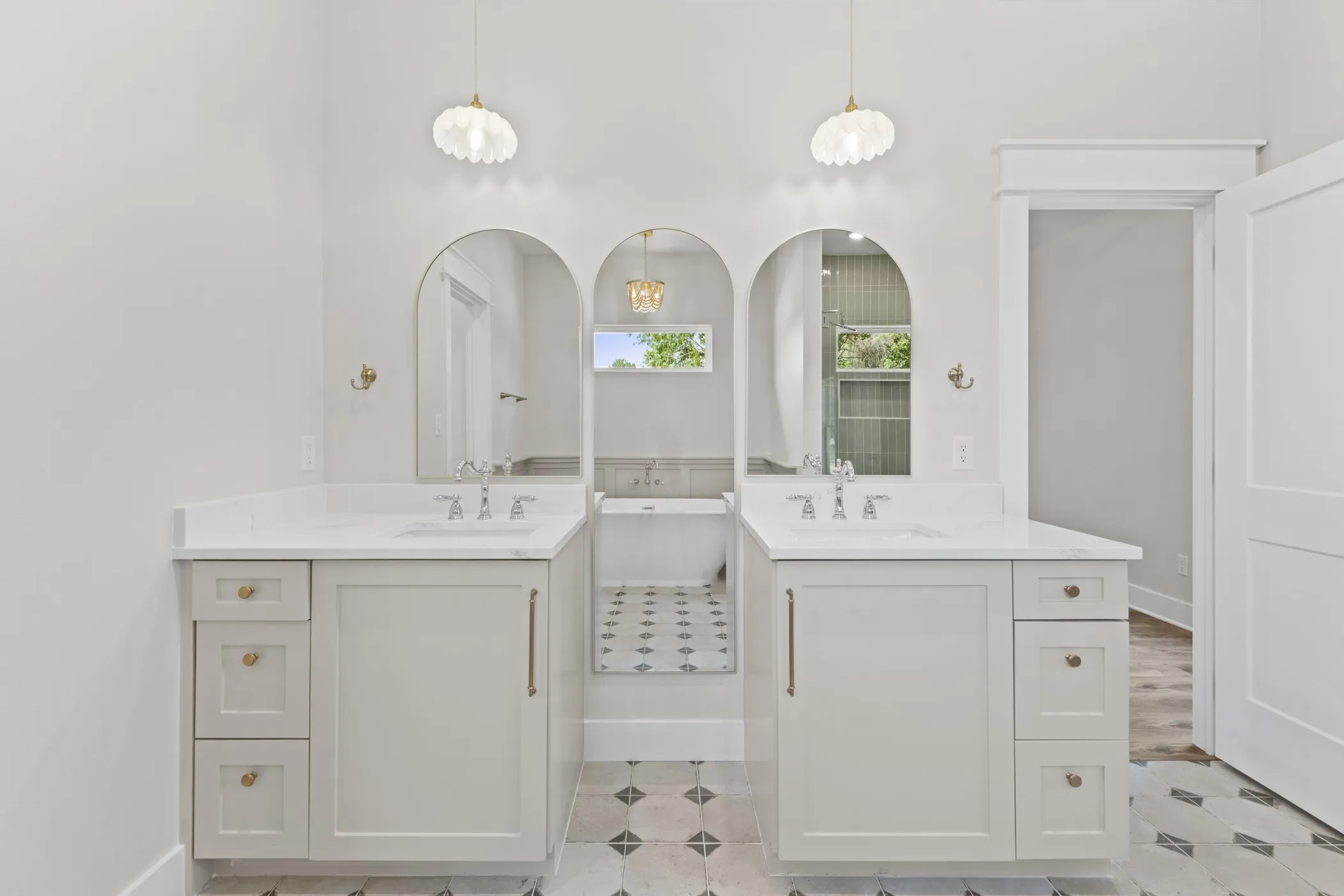 Single Family Residence For Sale in Smith County , 17300 Woodcrest Circle, Lindale, Texas 75771, 4 Bedroom, 4 Bathroom, 2 Garage spaces, 2,535 Sqft, built in 2026, New Construction - Complete, mls#21198028, Real Estate Agent in Lindale, Homes For Sale in Smith county, Homes For Sale in Lindale, Realtor in Lindale Texas, Real Estate Brokerage Independent Realty Texas, Luminita Cordes Realtor