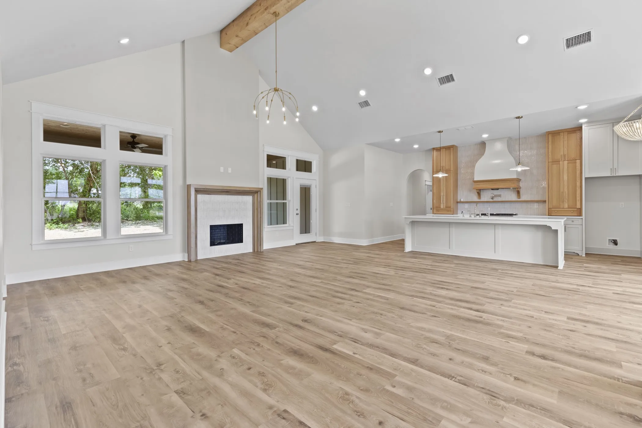 Single Family Residence For Sale in Smith County , 17300 Woodcrest Circle, Lindale, Texas 75771, 4 Bedroom, 4 Bathroom, 2 Garage spaces, 2,535 Sqft, built in 2026, New Construction - Complete, mls#21198028, Real Estate Agent in Lindale, Homes For Sale in Smith county, Homes For Sale in Lindale, Realtor in Lindale Texas, Real Estate Brokerage Independent Realty Texas, Luminita Cordes Realtor