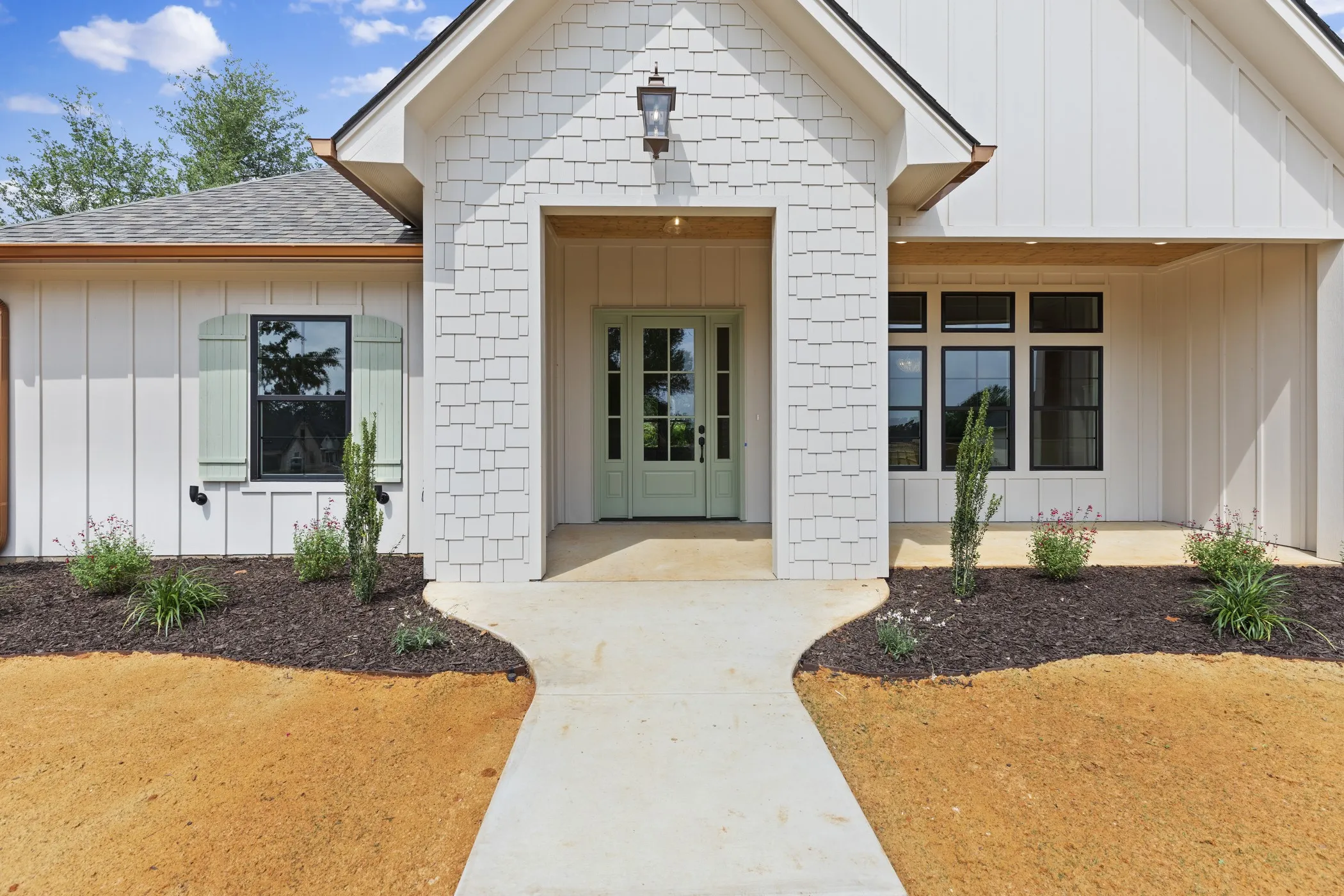 Single Family Residence For Sale in Smith County , 17300 Woodcrest Circle, Lindale, Texas 75771, 4 Bedroom, 4 Bathroom, 2 Garage spaces, 2,535 Sqft, built in 2026, New Construction - Complete, mls#21198028, Real Estate Agent in Lindale, Homes For Sale in Smith county, Homes For Sale in Lindale, Realtor in Lindale Texas, Real Estate Brokerage Independent Realty Texas, Luminita Cordes Realtor