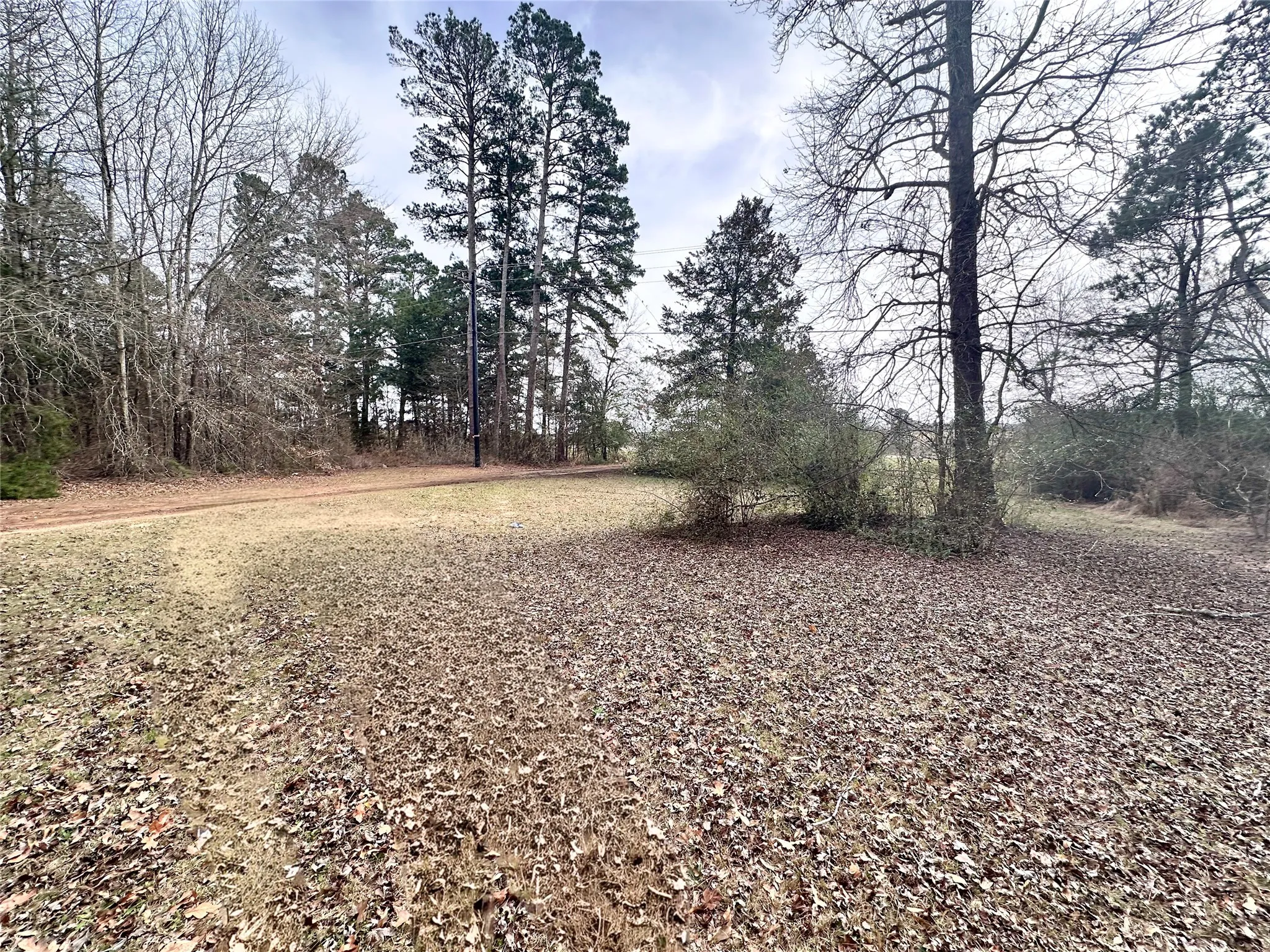 Single Family Residence For Sale in Henderson County , 22847 FM 2215, Frankston, Texas 75763, 2 Bedroom, 2 Bathroom, Garage spaces, 1,566 Sqft, built in 1973, mls#21197994, Real Estate Agent in Frankston, Homes For Sale in Henderson county, Homes For Sale in Frankston, Realtor in Frankston Texas, Real Estate Brokerage Independent Realty Texas, Luminita Cordes Realtor