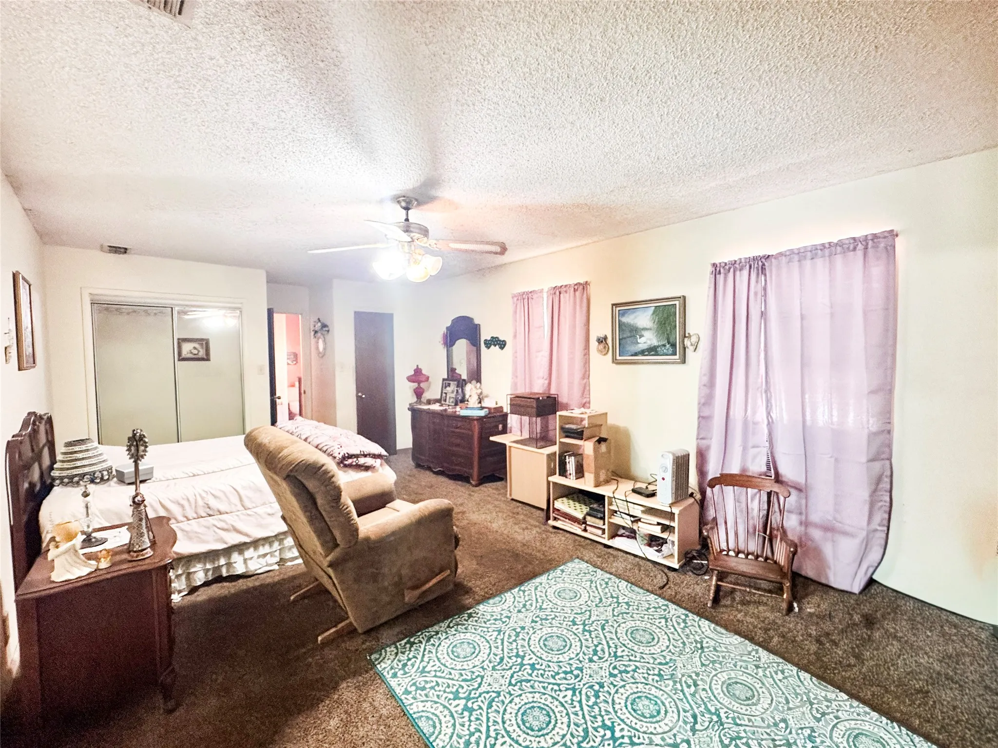 Single Family Residence For Sale in Henderson County , 22847 FM 2215, Frankston, Texas 75763, 2 Bedroom, 2 Bathroom, Garage spaces, 1,566 Sqft, built in 1973, mls#21197994, Real Estate Agent in Frankston, Homes For Sale in Henderson county, Homes For Sale in Frankston, Realtor in Frankston Texas, Real Estate Brokerage Independent Realty Texas, Luminita Cordes Realtor