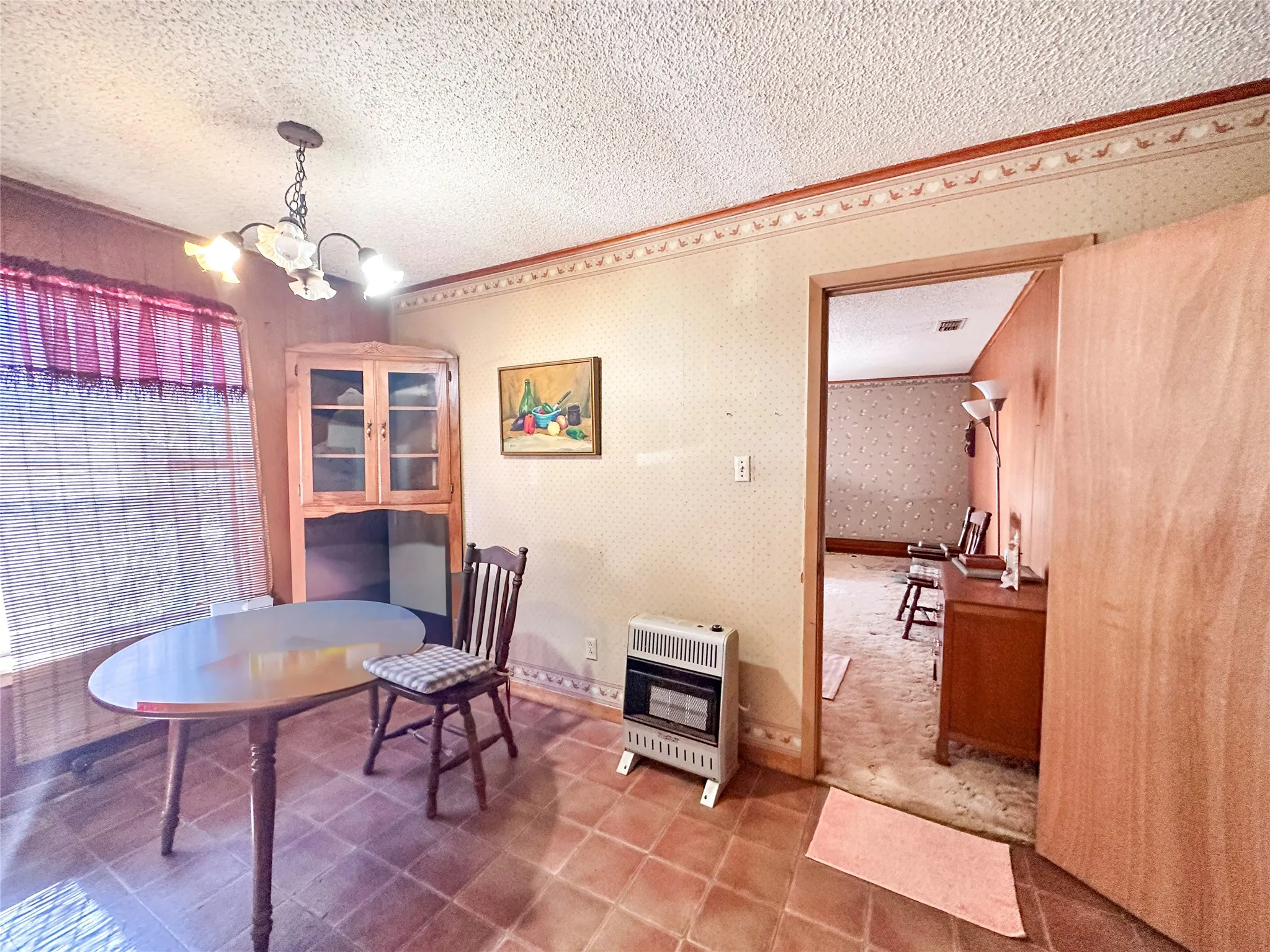 Single Family Residence For Sale in Henderson County , 22847 FM 2215, Frankston, Texas 75763, 2 Bedroom, 2 Bathroom, Garage spaces, 1,566 Sqft, built in 1973, mls#21197994, Real Estate Agent in Frankston, Homes For Sale in Henderson county, Homes For Sale in Frankston, Realtor in Frankston Texas, Real Estate Brokerage Independent Realty Texas, Luminita Cordes Realtor