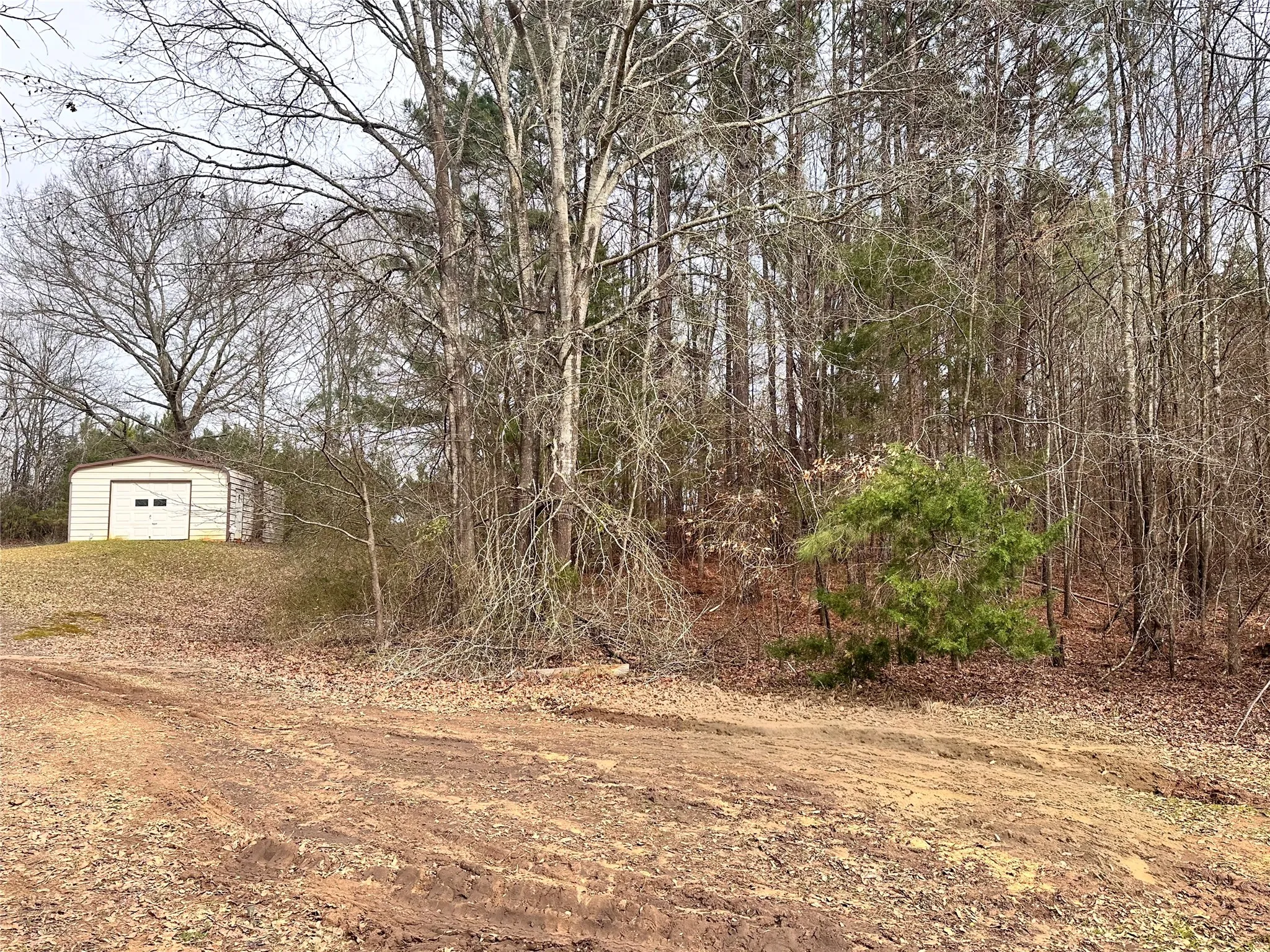 Single Family Residence For Sale in Henderson County , 22847 FM 2215, Frankston, Texas 75763, 2 Bedroom, 2 Bathroom, Garage spaces, 1,566 Sqft, built in 1973, mls#21197994, Real Estate Agent in Frankston, Homes For Sale in Henderson county, Homes For Sale in Frankston, Realtor in Frankston Texas, Real Estate Brokerage Independent Realty Texas, Luminita Cordes Realtor