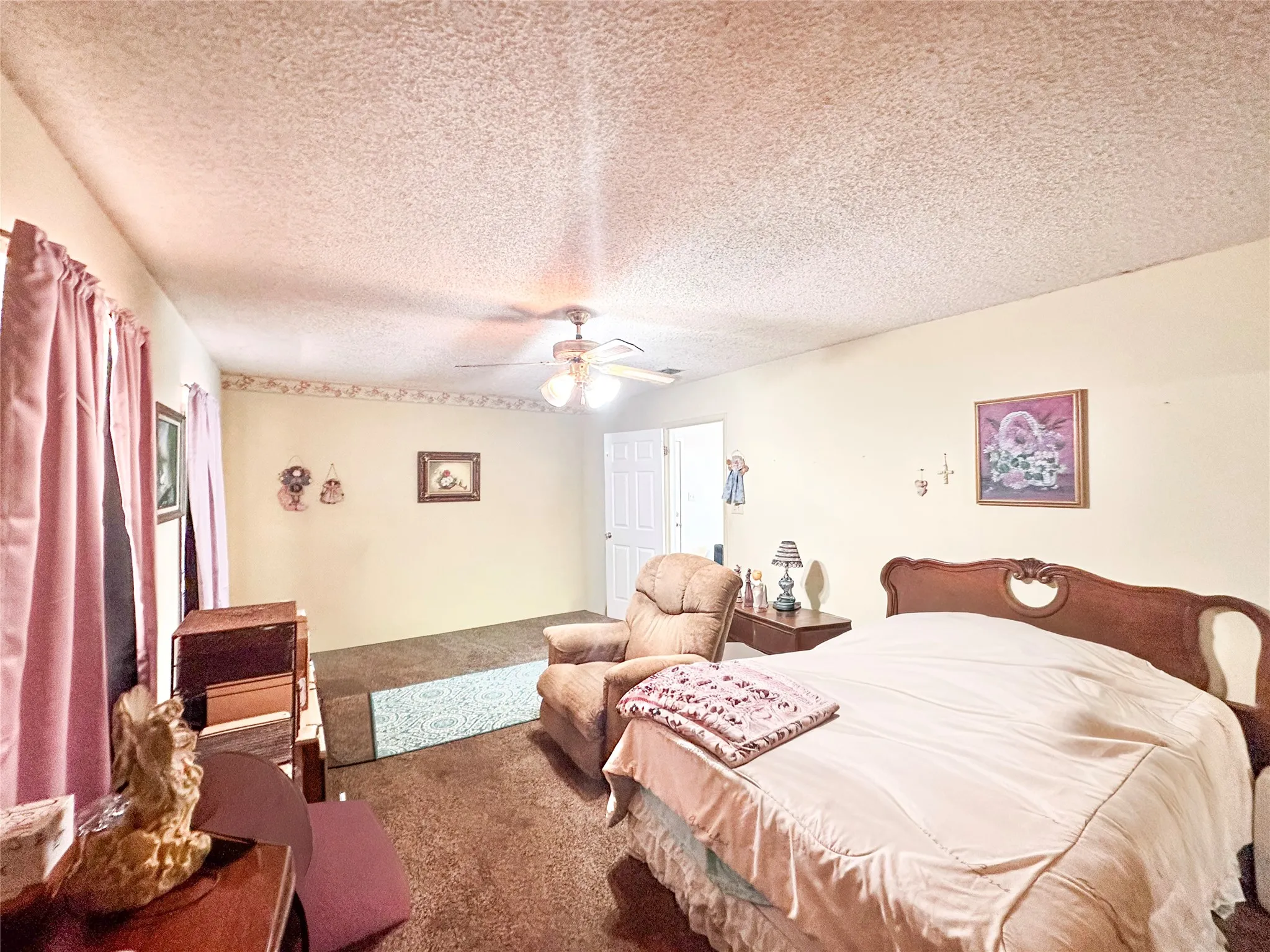 Single Family Residence For Sale in Henderson County , 22847 FM 2215, Frankston, Texas 75763, 2 Bedroom, 2 Bathroom, Garage spaces, 1,566 Sqft, built in 1973, mls#21197994, Real Estate Agent in Frankston, Homes For Sale in Henderson county, Homes For Sale in Frankston, Realtor in Frankston Texas, Real Estate Brokerage Independent Realty Texas, Luminita Cordes Realtor