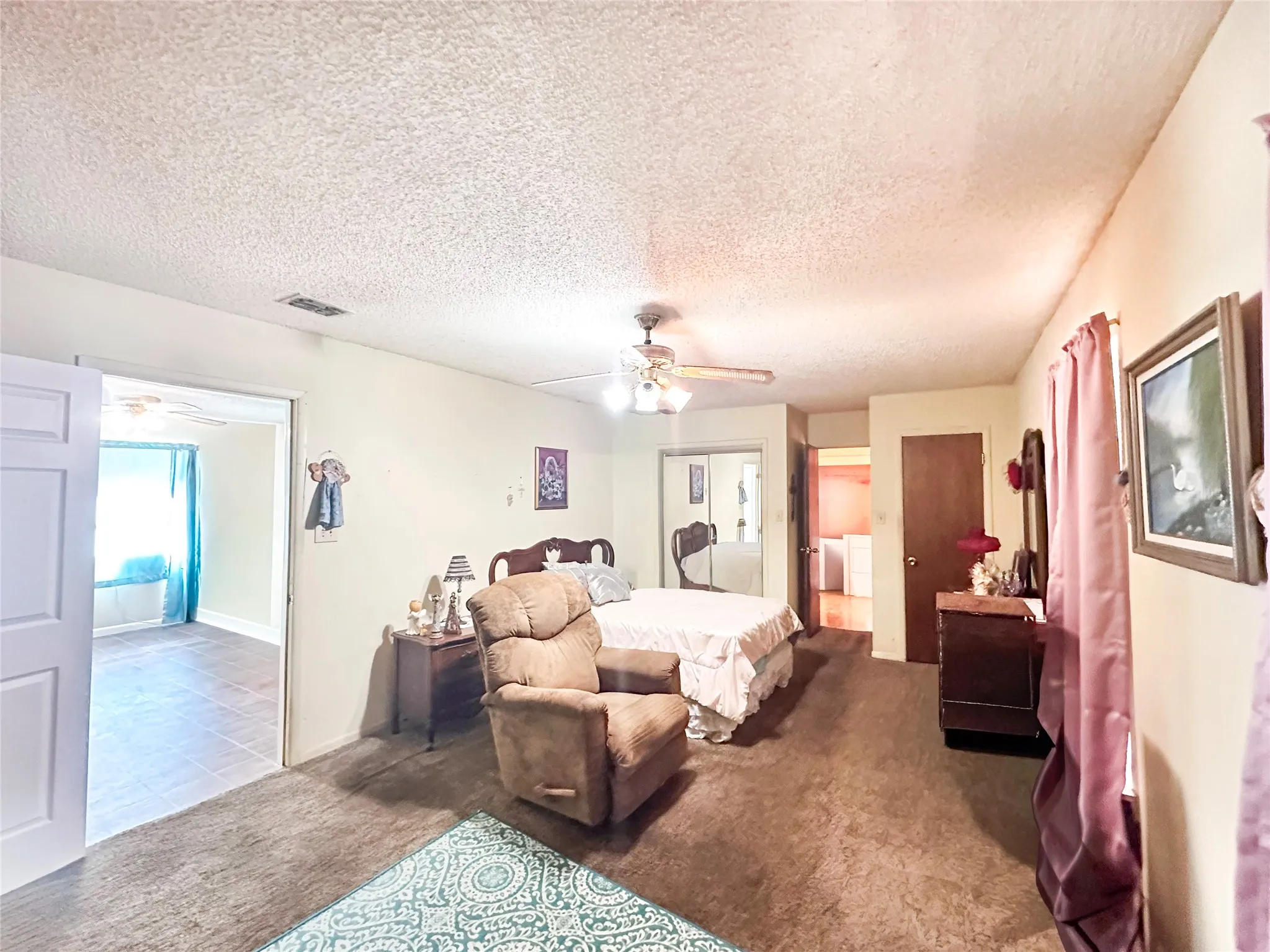 Single Family Residence For Sale in Henderson County , 22847 FM 2215, Frankston, Texas 75763, 2 Bedroom, 2 Bathroom, Garage spaces, 1,566 Sqft, built in 1973, mls#21197994, Real Estate Agent in Frankston, Homes For Sale in Henderson county, Homes For Sale in Frankston, Realtor in Frankston Texas, Real Estate Brokerage Independent Realty Texas, Luminita Cordes Realtor