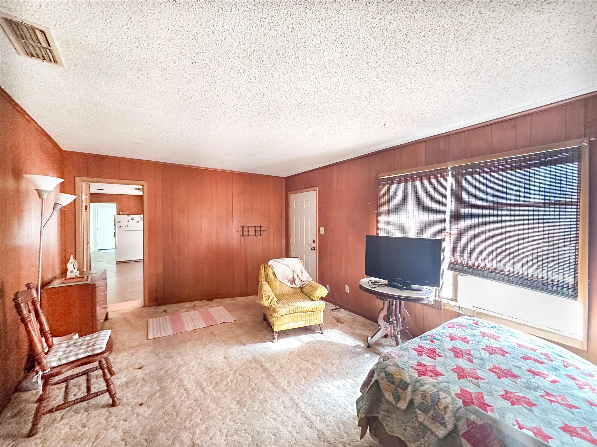 Single Family Residence For Sale in Henderson County , 22847 FM 2215, Frankston, Texas 75763, 2 Bedroom, 2 Bathroom, Garage spaces, 1,566 Sqft, built in 1973, mls#21197994, Real Estate Agent in Frankston, Homes For Sale in Henderson county, Homes For Sale in Frankston, Realtor in Frankston Texas, Real Estate Brokerage Independent Realty Texas, Luminita Cordes Realtor