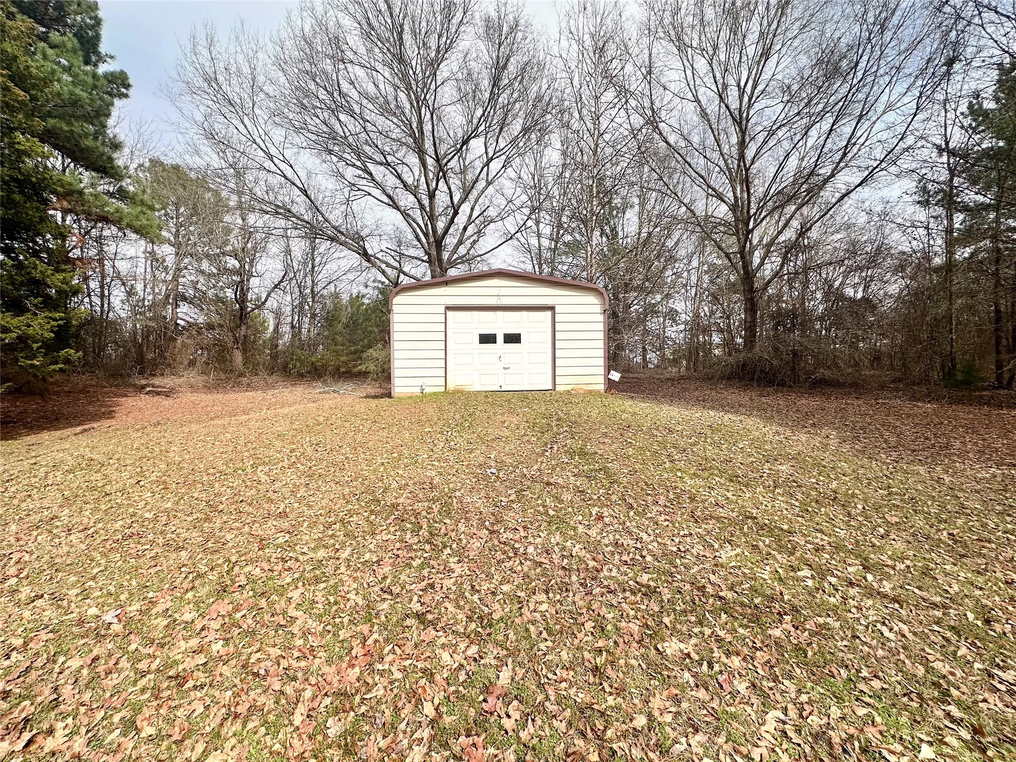 Single Family Residence For Sale in Henderson County , 22847 FM 2215, Frankston, Texas 75763, 2 Bedroom, 2 Bathroom, Garage spaces, 1,566 Sqft, built in 1973, mls#21197994, Real Estate Agent in Frankston, Homes For Sale in Henderson county, Homes For Sale in Frankston, Realtor in Frankston Texas, Real Estate Brokerage Independent Realty Texas, Luminita Cordes Realtor