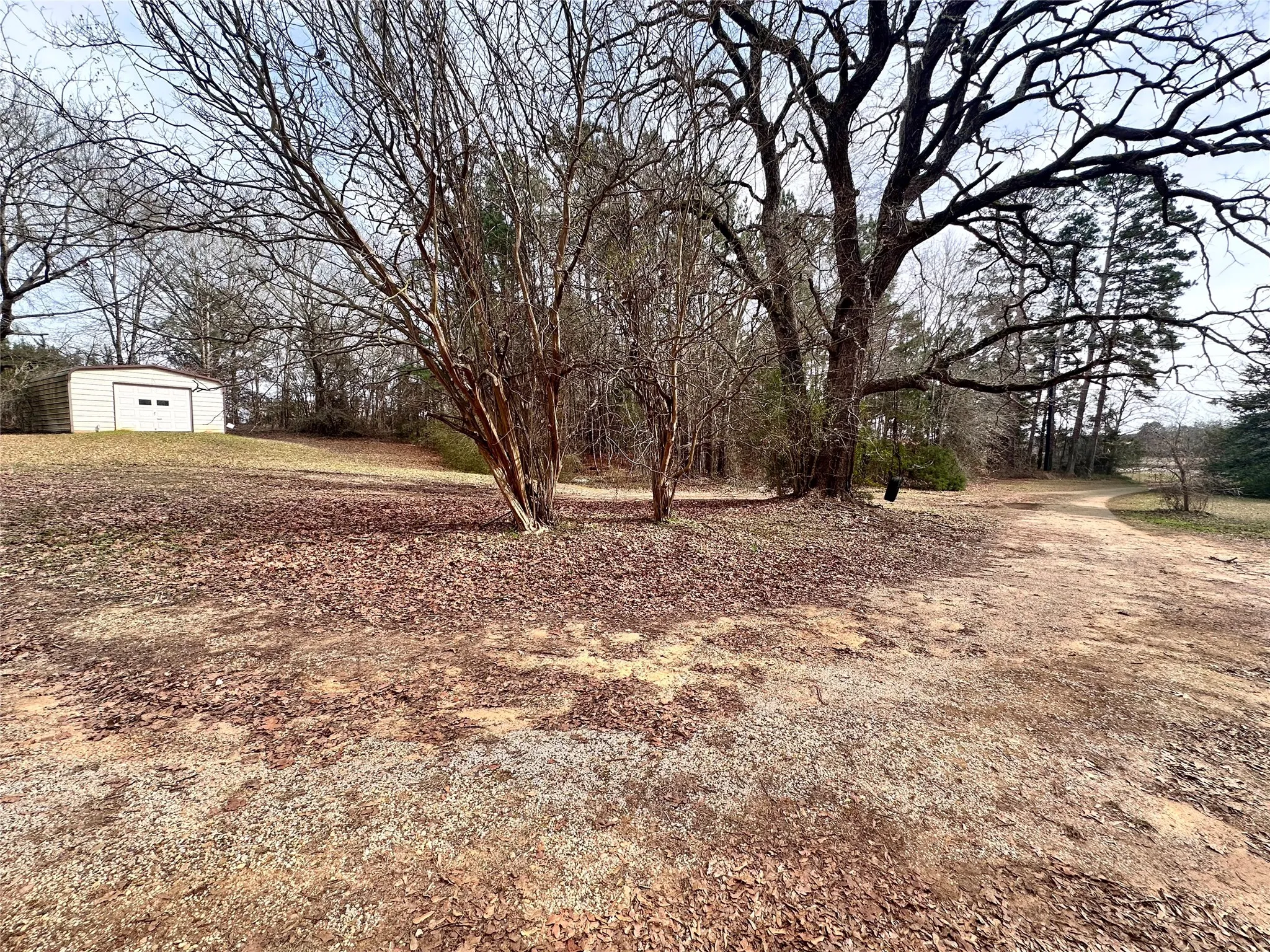 Single Family Residence For Sale in Henderson County , 22847 FM 2215, Frankston, Texas 75763, 2 Bedroom, 2 Bathroom, Garage spaces, 1,566 Sqft, built in 1973, mls#21197994, Real Estate Agent in Frankston, Homes For Sale in Henderson county, Homes For Sale in Frankston, Realtor in Frankston Texas, Real Estate Brokerage Independent Realty Texas, Luminita Cordes Realtor