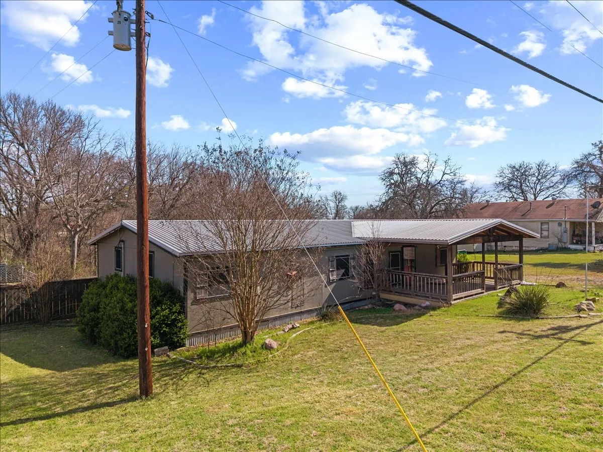 Mobile Home For Sale in Ellis County , 1021 Saralvo Road, Midlothian, Texas 76065, 3 Bedroom, 2 Bathroom, Garage spaces, 1,807 Sqft, built in 1982, mls#21195624, Real Estate Agent in Midlothian, Homes For Sale in Ellis county, Homes For Sale in Midlothian, Realtor in Midlothian Texas, Real Estate Brokerage Independent Realty Texas, Luminita Cordes Realtor