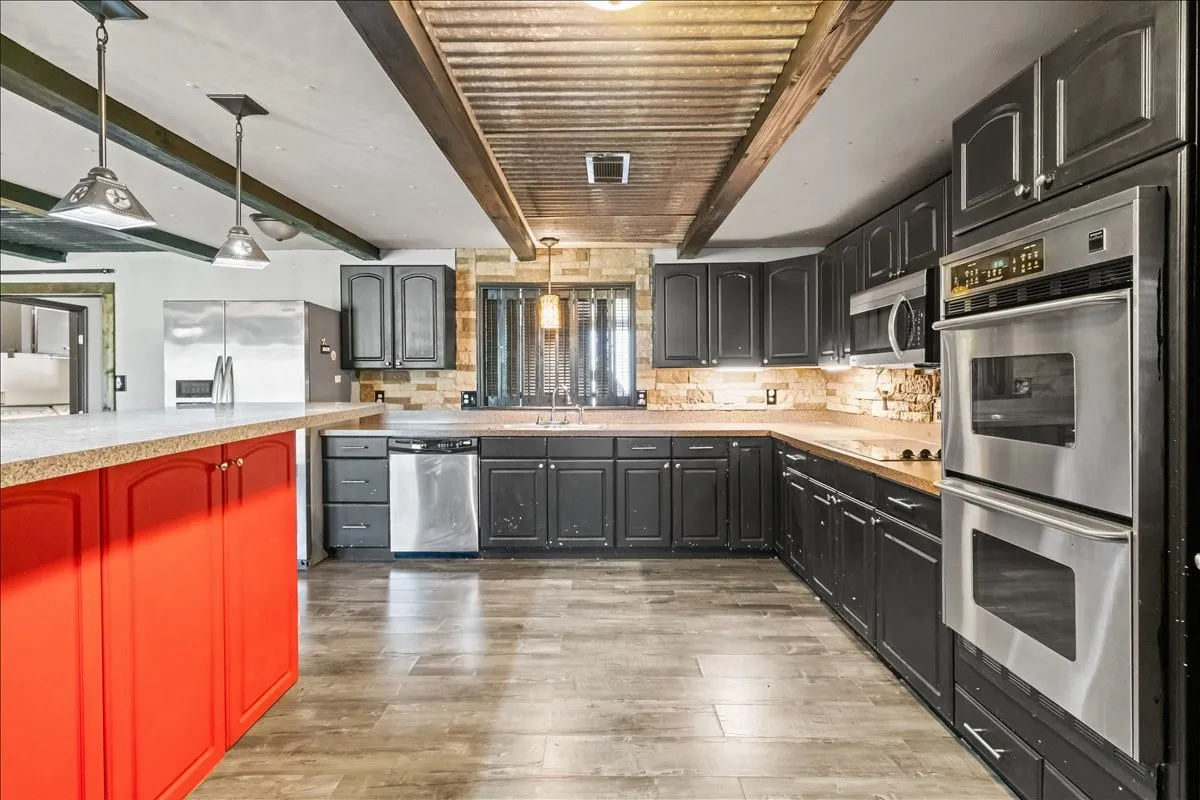 Mobile Home For Sale in Ellis County , 1021 Saralvo Road, Midlothian, Texas 76065, 3 Bedroom, 2 Bathroom, Garage spaces, 1,807 Sqft, built in 1982, mls#21195624, Real Estate Agent in Midlothian, Homes For Sale in Ellis county, Homes For Sale in Midlothian, Realtor in Midlothian Texas, Real Estate Brokerage Independent Realty Texas, Luminita Cordes Realtor