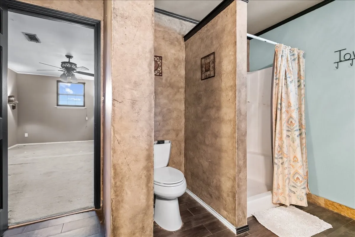 Mobile Home For Sale in Ellis County , 1021 Saralvo Road, Midlothian, Texas 76065, 3 Bedroom, 2 Bathroom, Garage spaces, 1,807 Sqft, built in 1982, mls#21195624, Real Estate Agent in Midlothian, Homes For Sale in Ellis county, Homes For Sale in Midlothian, Realtor in Midlothian Texas, Real Estate Brokerage Independent Realty Texas, Luminita Cordes Realtor