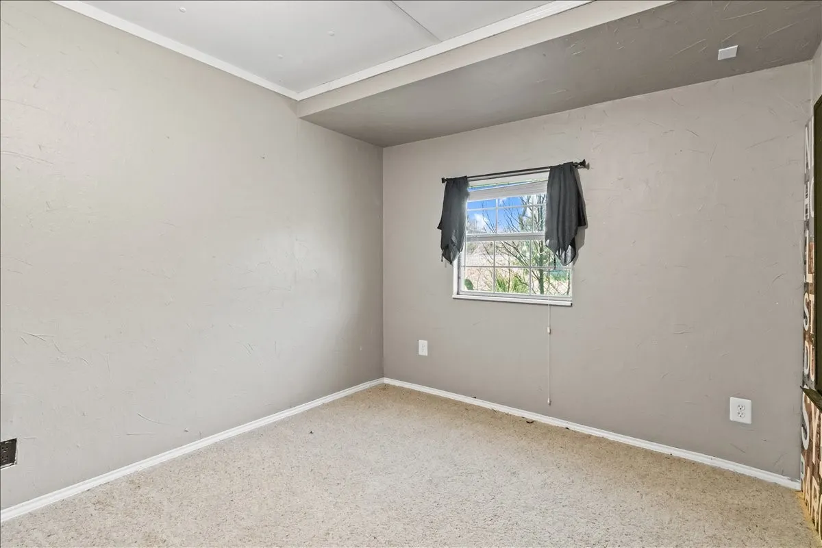 Mobile Home For Sale in Ellis County , 1021 Saralvo Road, Midlothian, Texas 76065, 3 Bedroom, 2 Bathroom, Garage spaces, 1,807 Sqft, built in 1982, mls#21195624, Real Estate Agent in Midlothian, Homes For Sale in Ellis county, Homes For Sale in Midlothian, Realtor in Midlothian Texas, Real Estate Brokerage Independent Realty Texas, Luminita Cordes Realtor