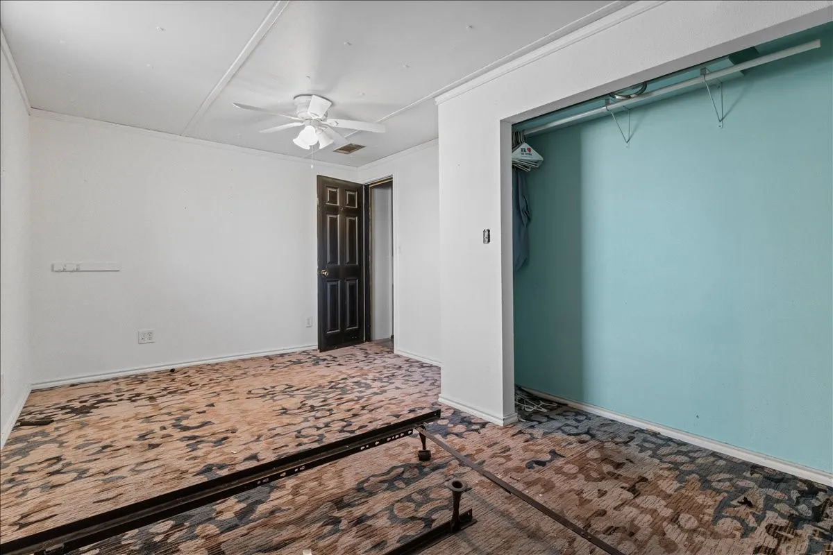 Mobile Home For Sale in Ellis County , 1021 Saralvo Road, Midlothian, Texas 76065, 3 Bedroom, 2 Bathroom, Garage spaces, 1,807 Sqft, built in 1982, mls#21195624, Real Estate Agent in Midlothian, Homes For Sale in Ellis county, Homes For Sale in Midlothian, Realtor in Midlothian Texas, Real Estate Brokerage Independent Realty Texas, Luminita Cordes Realtor