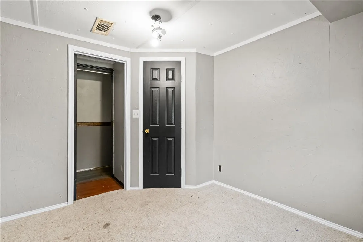 Mobile Home For Sale in Ellis County , 1021 Saralvo Road, Midlothian, Texas 76065, 3 Bedroom, 2 Bathroom, Garage spaces, 1,807 Sqft, built in 1982, mls#21195624, Real Estate Agent in Midlothian, Homes For Sale in Ellis county, Homes For Sale in Midlothian, Realtor in Midlothian Texas, Real Estate Brokerage Independent Realty Texas, Luminita Cordes Realtor