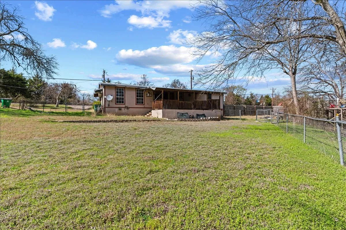 Mobile Home For Sale in Ellis County , 1021 Saralvo Road, Midlothian, Texas 76065, 3 Bedroom, 2 Bathroom, Garage spaces, 1,807 Sqft, built in 1982, mls#21195624, Real Estate Agent in Midlothian, Homes For Sale in Ellis county, Homes For Sale in Midlothian, Realtor in Midlothian Texas, Real Estate Brokerage Independent Realty Texas, Luminita Cordes Realtor