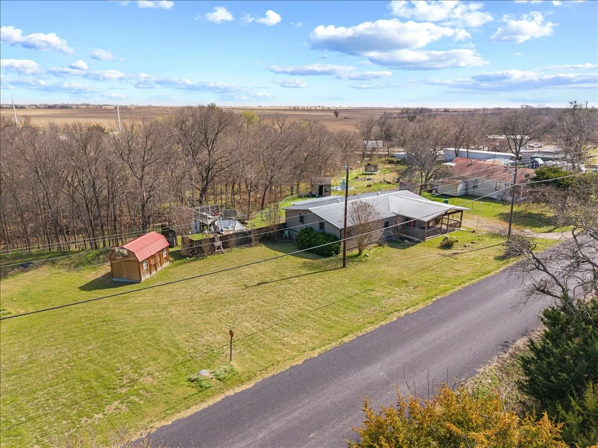 Mobile Home For Sale in Ellis County , 1021 Saralvo Road, Midlothian, Texas 76065, 3 Bedroom, 2 Bathroom, Garage spaces, 1,807 Sqft, built in 1982, mls#21195624, Real Estate Agent in Midlothian, Homes For Sale in Ellis county, Homes For Sale in Midlothian, Realtor in Midlothian Texas, Real Estate Brokerage Independent Realty Texas, Luminita Cordes Realtor