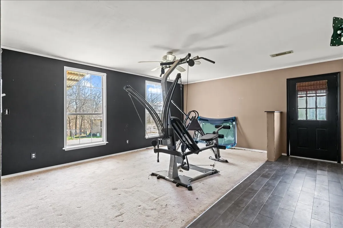 Mobile Home For Sale in Ellis County , 1021 Saralvo Road, Midlothian, Texas 76065, 3 Bedroom, 2 Bathroom, Garage spaces, 1,807 Sqft, built in 1982, mls#21195624, Real Estate Agent in Midlothian, Homes For Sale in Ellis county, Homes For Sale in Midlothian, Realtor in Midlothian Texas, Real Estate Brokerage Independent Realty Texas, Luminita Cordes Realtor