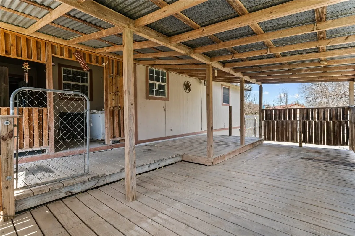 Mobile Home For Sale in Ellis County , 1021 Saralvo Road, Midlothian, Texas 76065, 3 Bedroom, 2 Bathroom, Garage spaces, 1,807 Sqft, built in 1982, mls#21195624, Real Estate Agent in Midlothian, Homes For Sale in Ellis county, Homes For Sale in Midlothian, Realtor in Midlothian Texas, Real Estate Brokerage Independent Realty Texas, Luminita Cordes Realtor