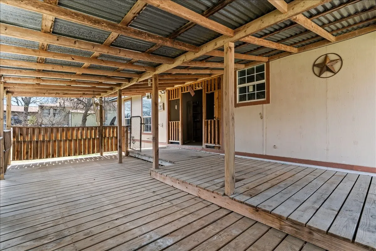 Mobile Home For Sale in Ellis County , 1021 Saralvo Road, Midlothian, Texas 76065, 3 Bedroom, 2 Bathroom, Garage spaces, 1,807 Sqft, built in 1982, mls#21195624, Real Estate Agent in Midlothian, Homes For Sale in Ellis county, Homes For Sale in Midlothian, Realtor in Midlothian Texas, Real Estate Brokerage Independent Realty Texas, Luminita Cordes Realtor