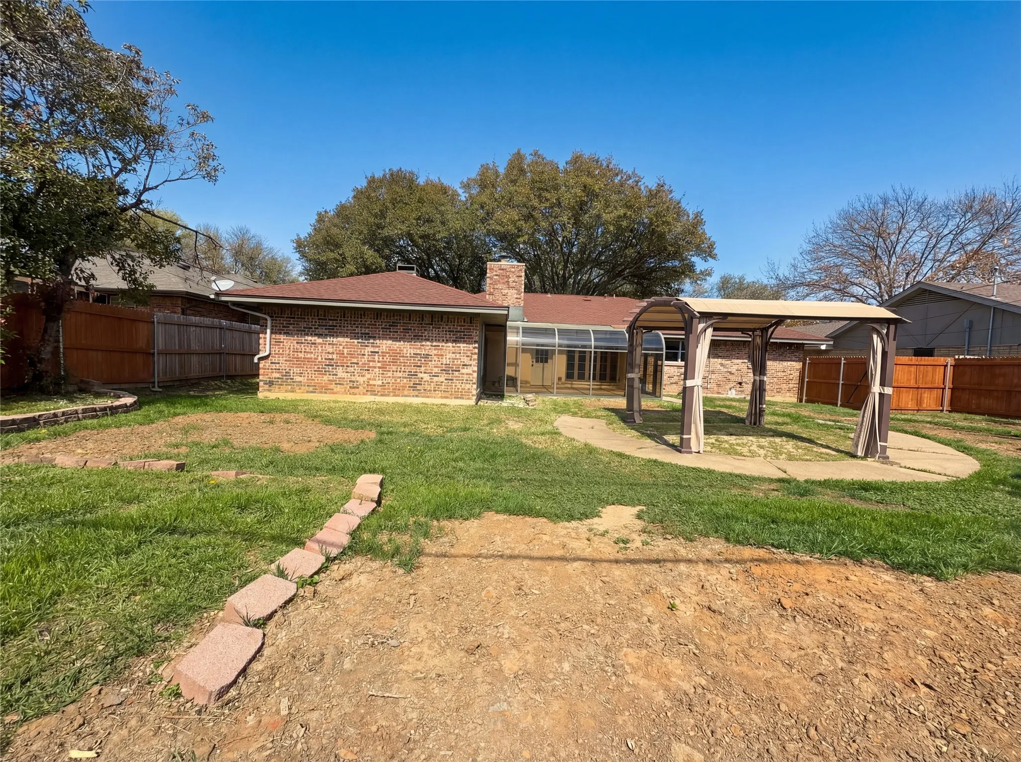 Single Family Residence For Sale in Tarrant County , 5310 Firewood Drive, Arlington, Texas 76016, 3 Bedroom, 2 Bathroom, 2 Garage spaces, 2,151 Sqft, built in 1974, Preowned, mls#21197784, Real Estate Agent in Arlington, Homes For Sale in Tarrant county, Homes For Sale in Arlington, Realtor in Arlington Texas, Real Estate Brokerage Independent Realty Texas, Luminita Cordes Realtor
