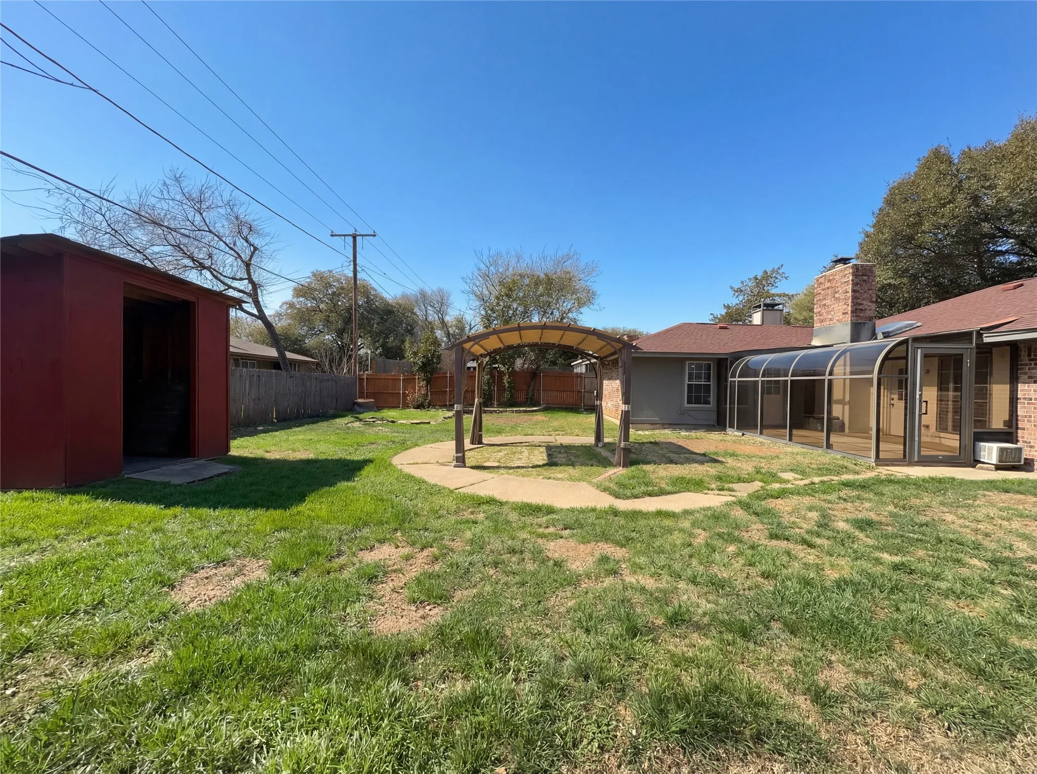 Single Family Residence For Sale in Tarrant County , 5310 Firewood Drive, Arlington, Texas 76016, 3 Bedroom, 2 Bathroom, 2 Garage spaces, 2,151 Sqft, built in 1974, Preowned, mls#21197784, Real Estate Agent in Arlington, Homes For Sale in Tarrant county, Homes For Sale in Arlington, Realtor in Arlington Texas, Real Estate Brokerage Independent Realty Texas, Luminita Cordes Realtor