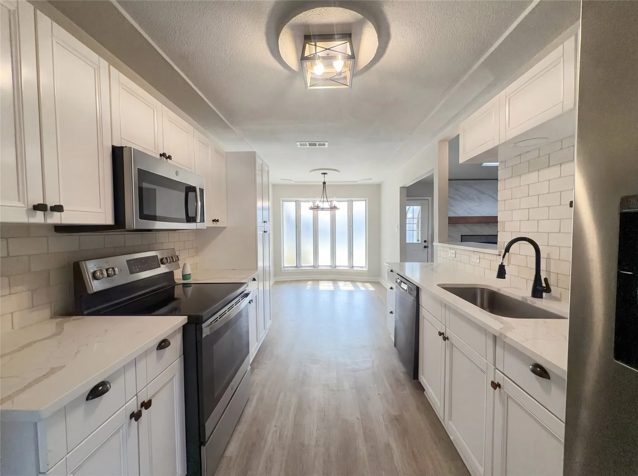 Single Family Residence For Sale in Tarrant County , 5310 Firewood Drive, Arlington, Texas 76016, 3 Bedroom, 2 Bathroom, 2 Garage spaces, 2,151 Sqft, built in 1974, Preowned, mls#21197784, Real Estate Agent in Arlington, Homes For Sale in Tarrant county, Homes For Sale in Arlington, Realtor in Arlington Texas, Real Estate Brokerage Independent Realty Texas, Luminita Cordes Realtor