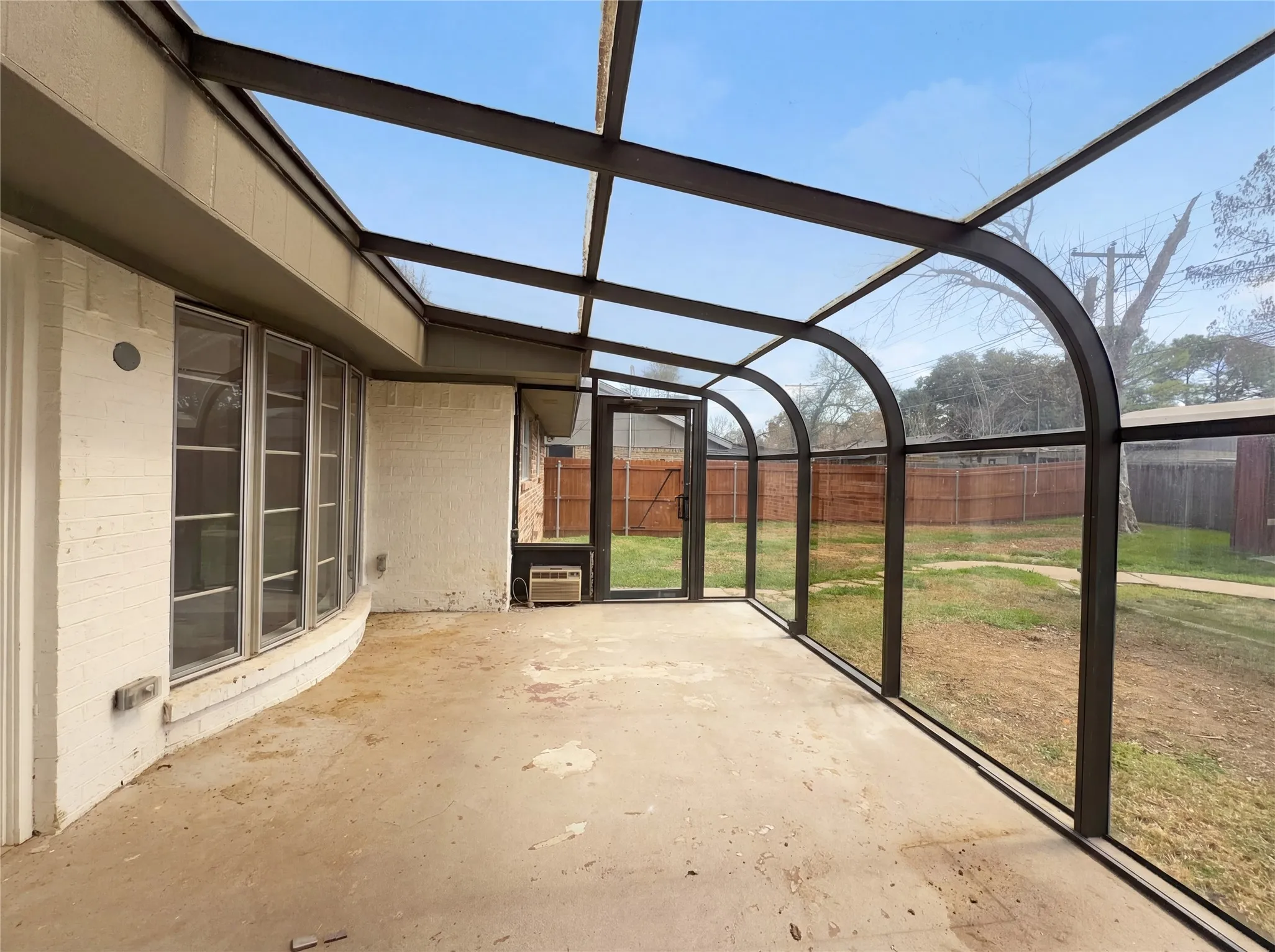 Single Family Residence For Sale in Tarrant County , 5310 Firewood Drive, Arlington, Texas 76016, 3 Bedroom, 2 Bathroom, 2 Garage spaces, 2,151 Sqft, built in 1974, Preowned, mls#21197784, Real Estate Agent in Arlington, Homes For Sale in Tarrant county, Homes For Sale in Arlington, Realtor in Arlington Texas, Real Estate Brokerage Independent Realty Texas, Luminita Cordes Realtor