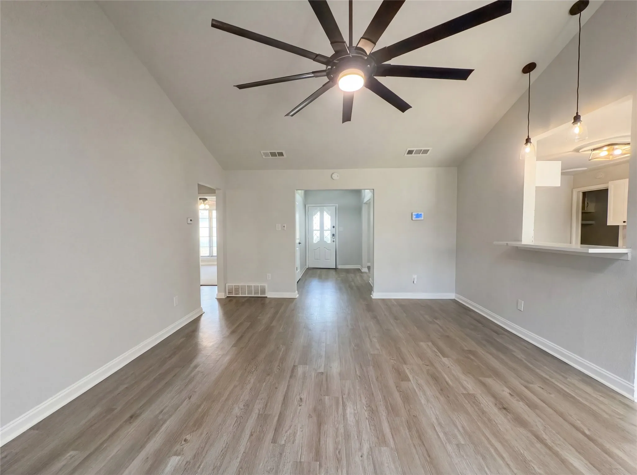 Single Family Residence For Sale in Tarrant County , 5310 Firewood Drive, Arlington, Texas 76016, 3 Bedroom, 2 Bathroom, 2 Garage spaces, 2,151 Sqft, built in 1974, Preowned, mls#21197784, Real Estate Agent in Arlington, Homes For Sale in Tarrant county, Homes For Sale in Arlington, Realtor in Arlington Texas, Real Estate Brokerage Independent Realty Texas, Luminita Cordes Realtor