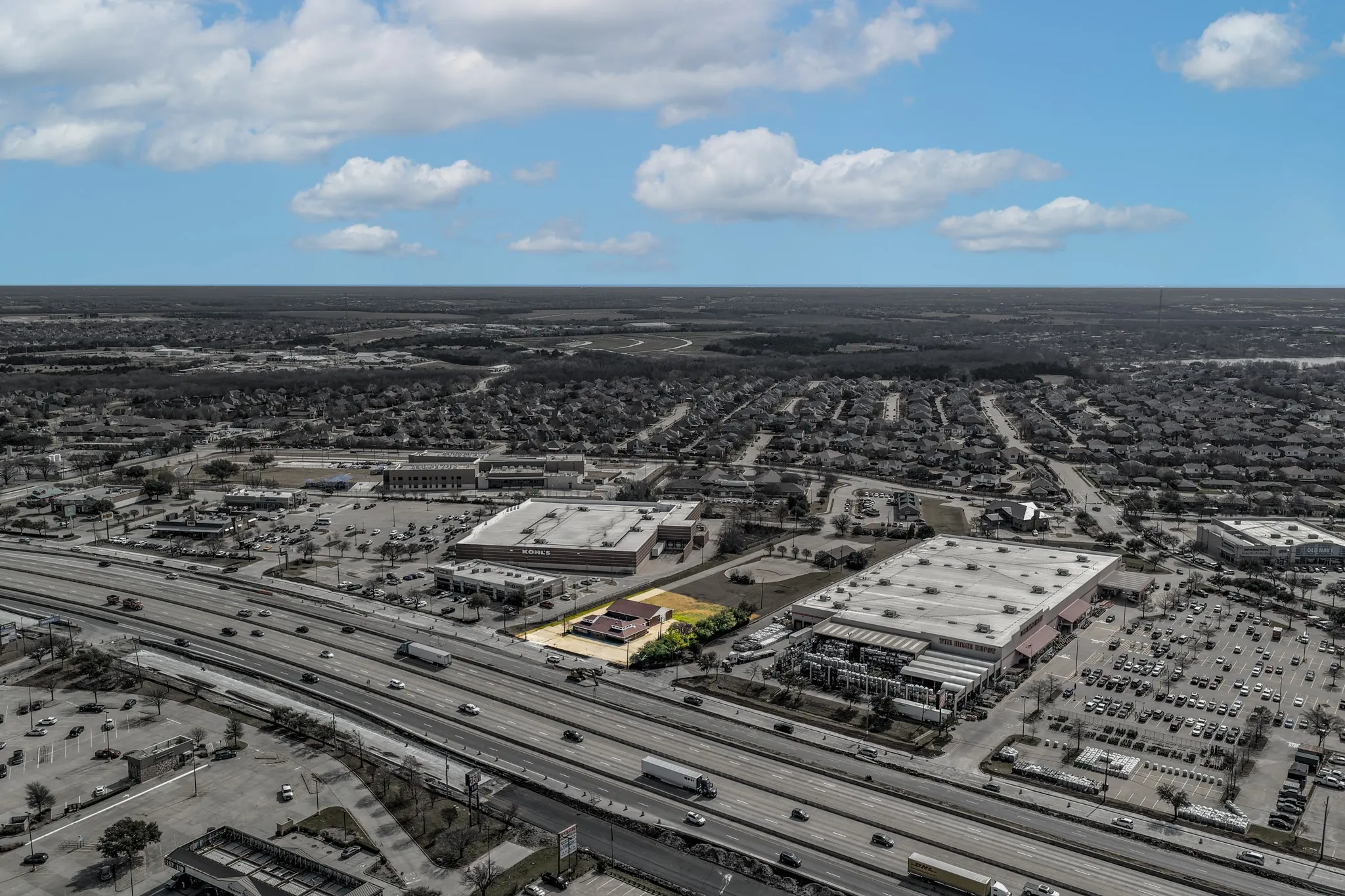Bird's eye view of a main thoroughfare